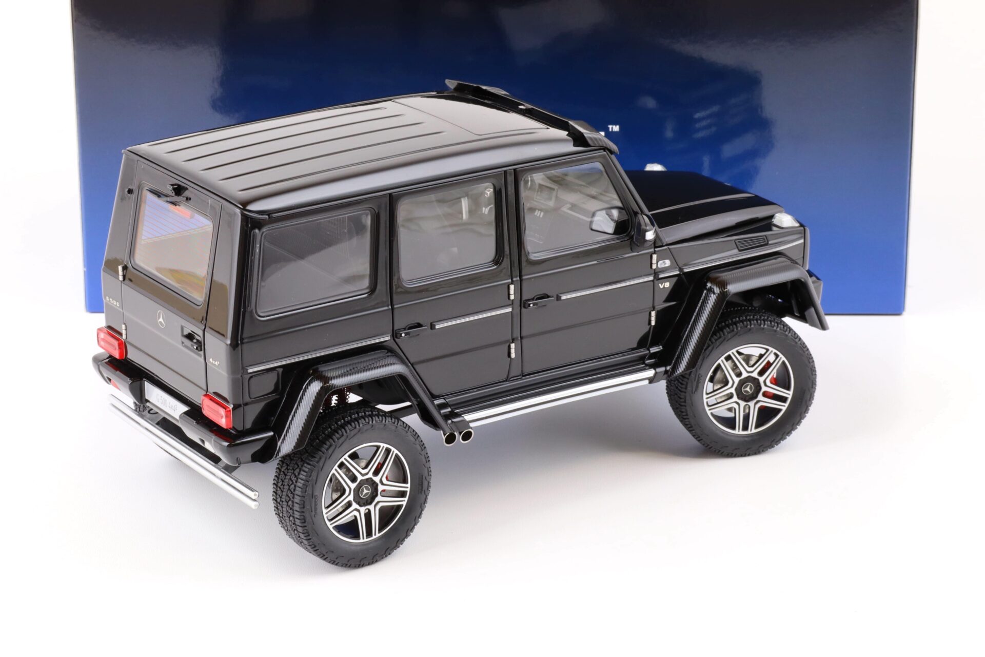 1:18 AUTOart Mercedes G500 4Ã4² G-Klasse Gloss black 76317