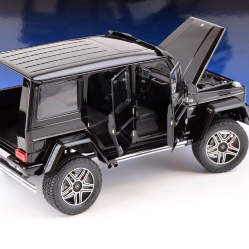 1:18 AUTOart Mercedes G500 4Ã4² G-Klasse Gloss black 76317