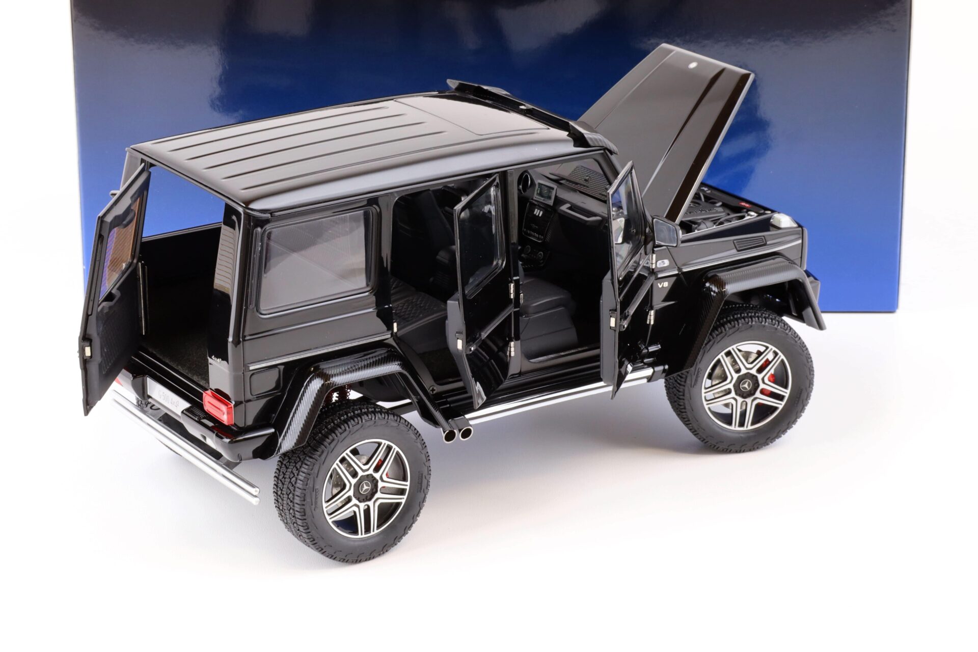 1:18 AUTOart Mercedes G500 4Ã4² G-Klasse Gloss black 76317