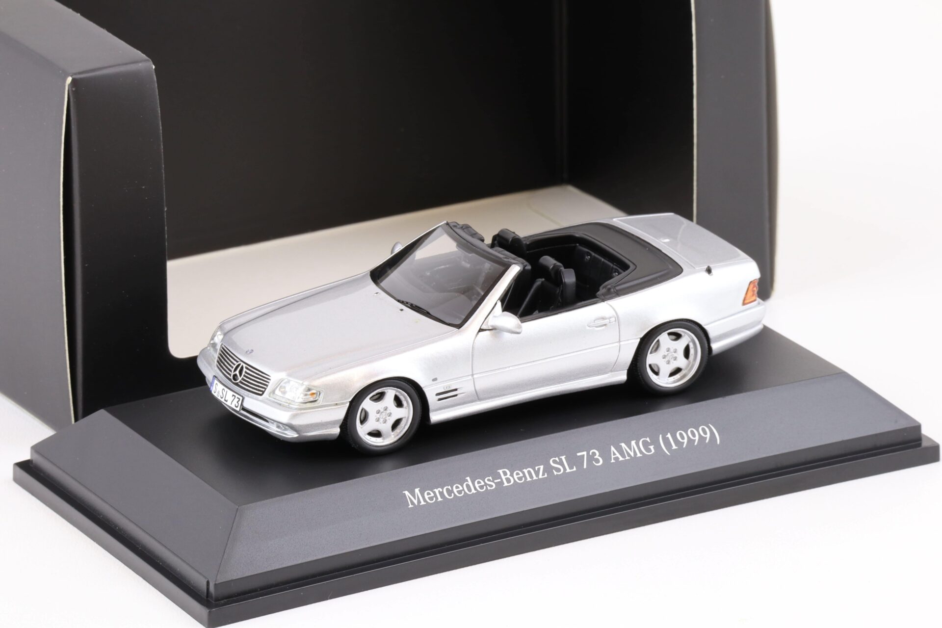 ID 73709 orig.jpg 1:43 Spark Mercedes SL73 AMG R129 Convertible 1999 silver DEALER VERSION