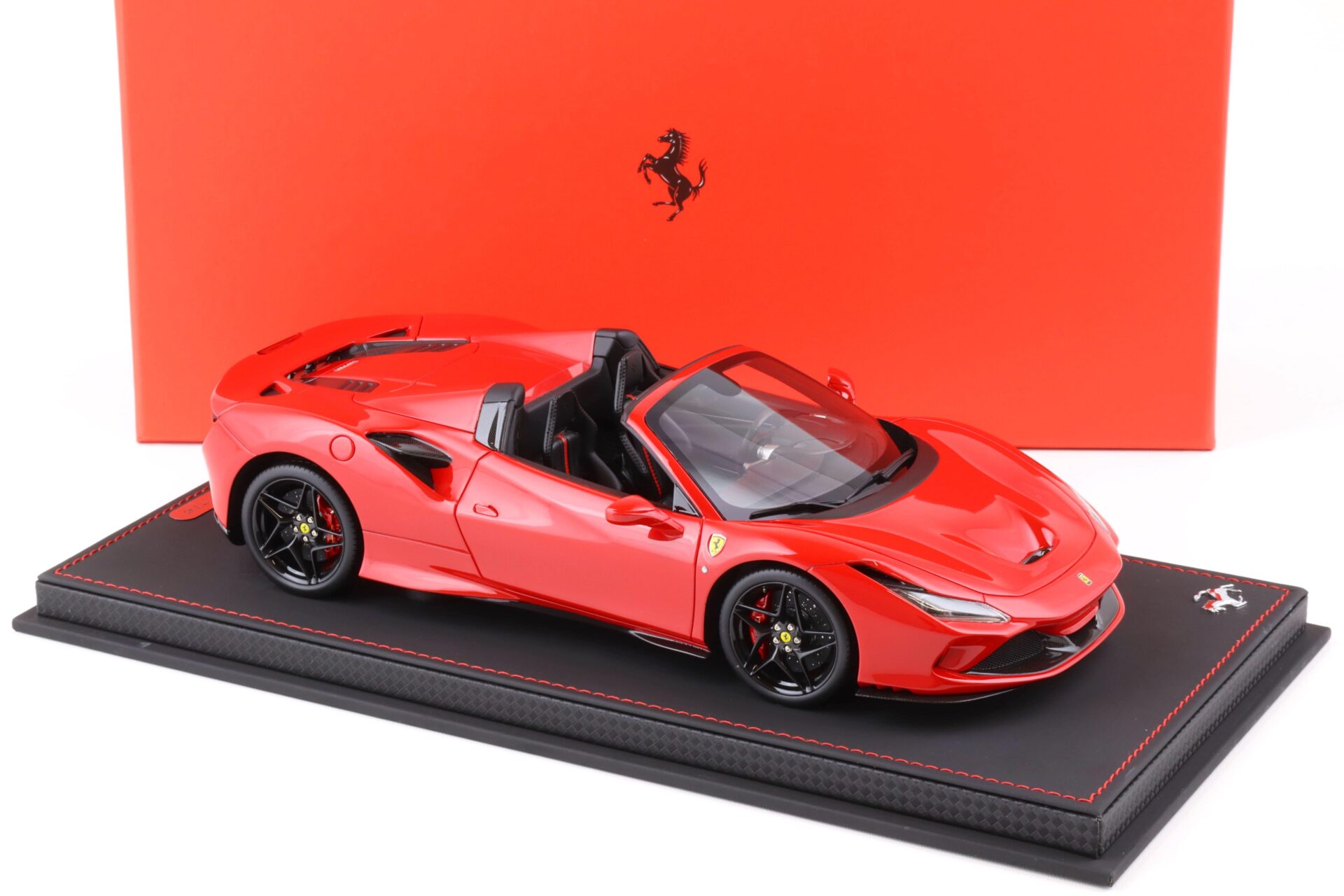 1:18 BBR Ferrari F8 Spider Rosso Corsa 322 red/ black wheels - Limited 40 pcs.