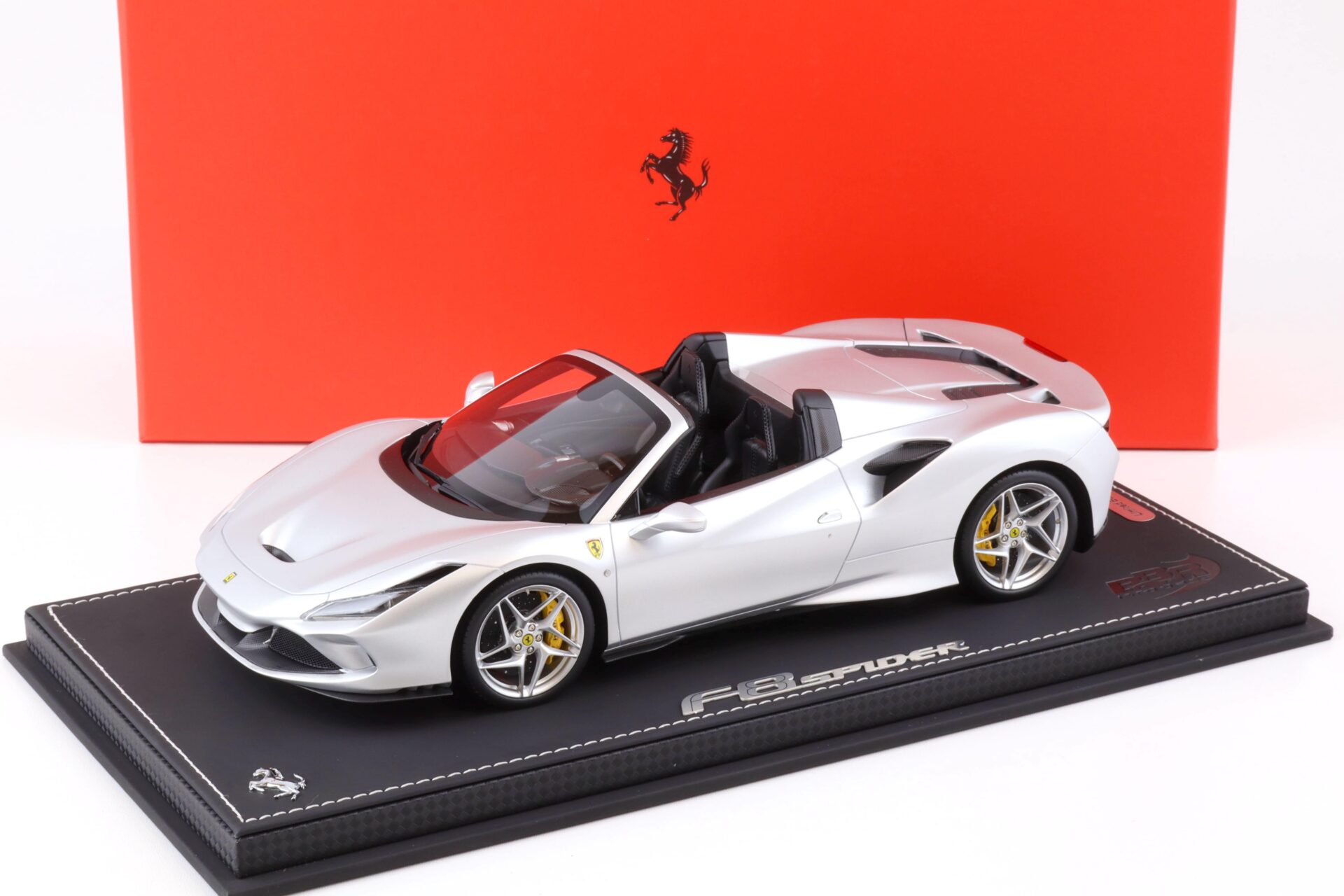ID 73873 orig.jpg 1:18 BBR Ferrari F8 Spider matt argento Nurburgring opaco - Limited 24 pcs.