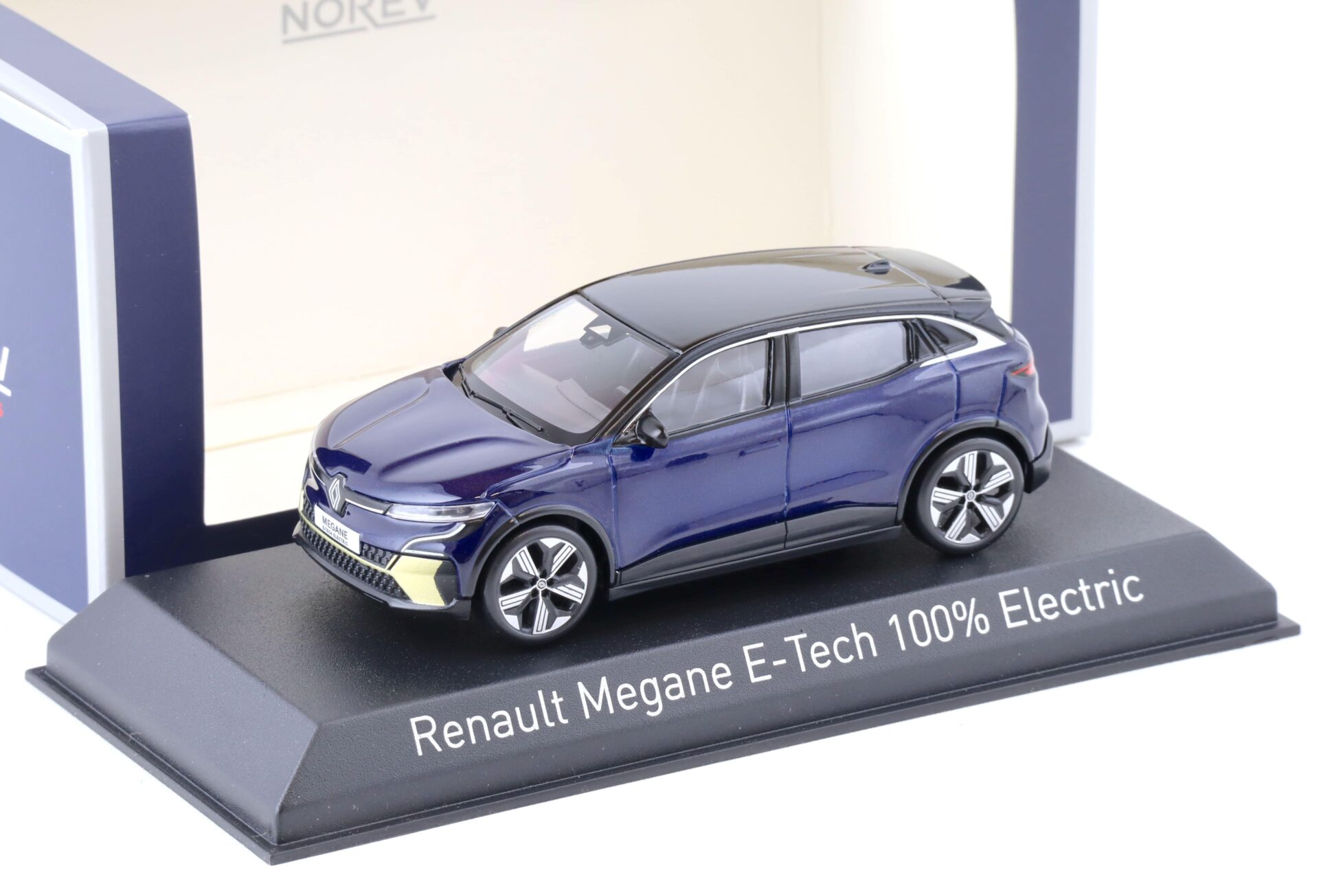 ID 74576 orig.jpg 1:43 Norev Renault Megane E-Tech 100% Electric 2022 dark blue/ black roof 517922