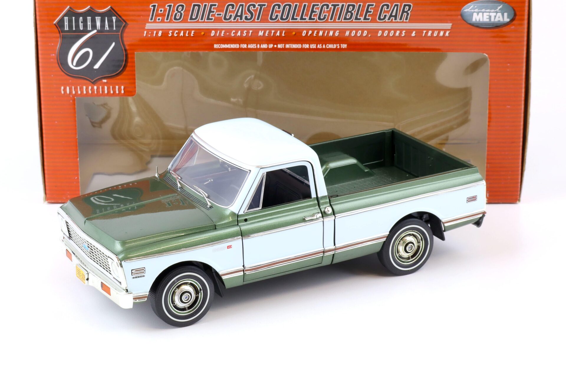 ID 74682 orig.jpg 1:18 Highway61 Chevrolet Fleetside Pickup 1972 green metallic/ white 50815