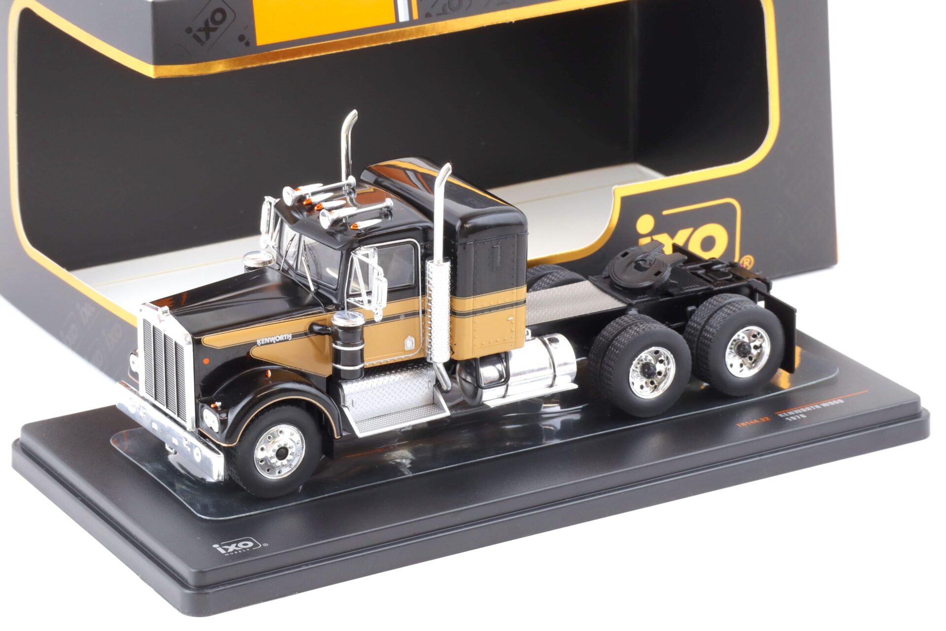 ID 75086 orig.jpg 1:43 IXO Kenworth W900 black 1976 Truck Smokey and Bandit