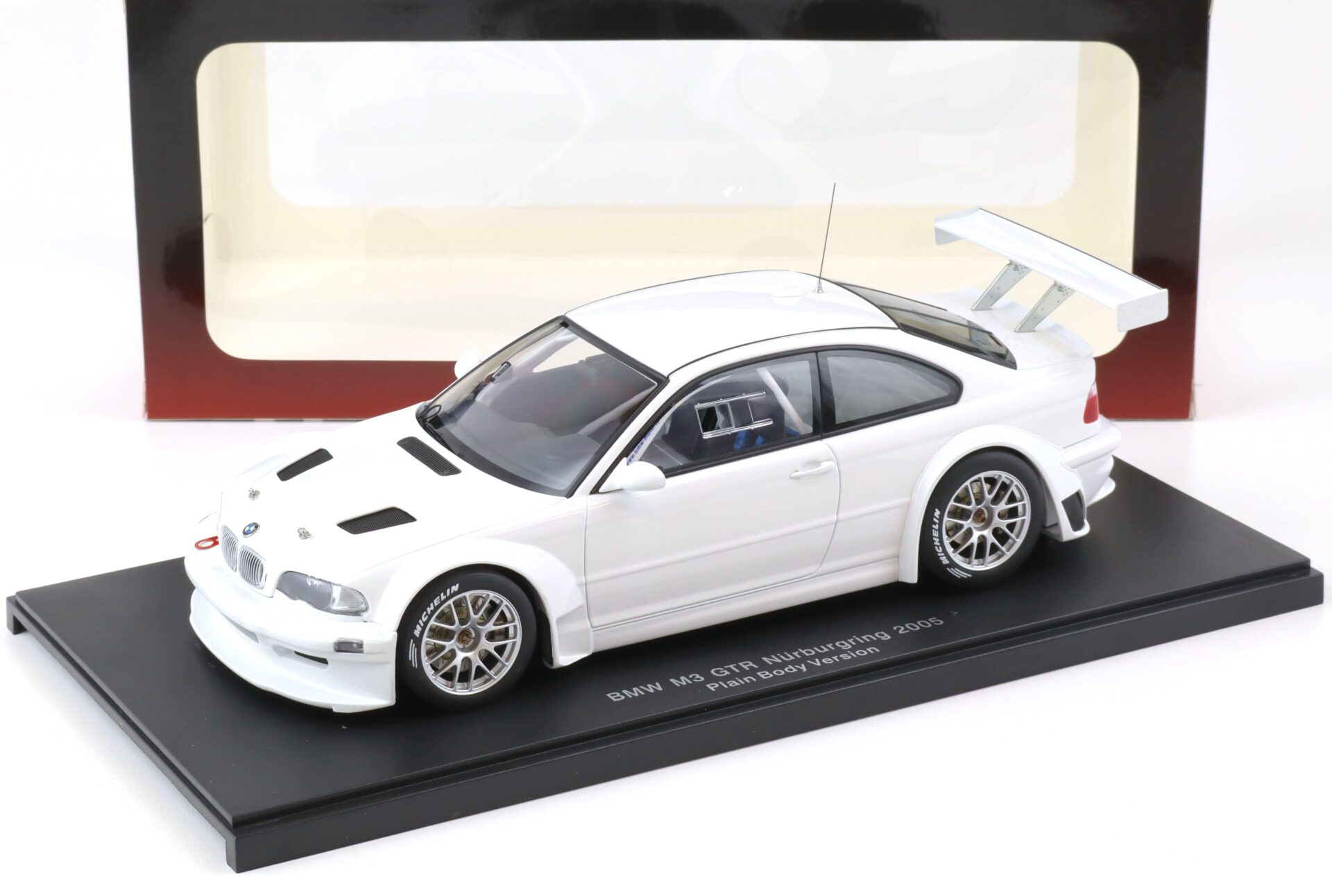 ID 75242 orig.jpg 1:18 AUTOart BMW M3 (E46) GTR 24h Nürburgring 2005 Plain Body white 80553