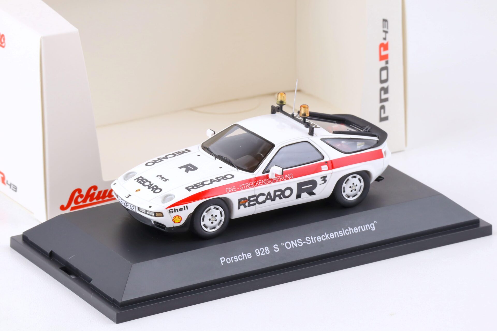 1:43 Schuco PRO.R43 Porsche 928 S ONS-Streckensicherung Recaro R3 white