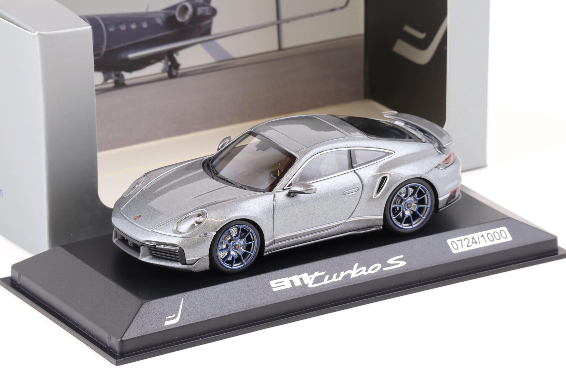 ID 75517 orig.jpg 1:43 Minichamps Porsche 911 (992) Turbo S Exclusive Embraer grey WAP DEALER