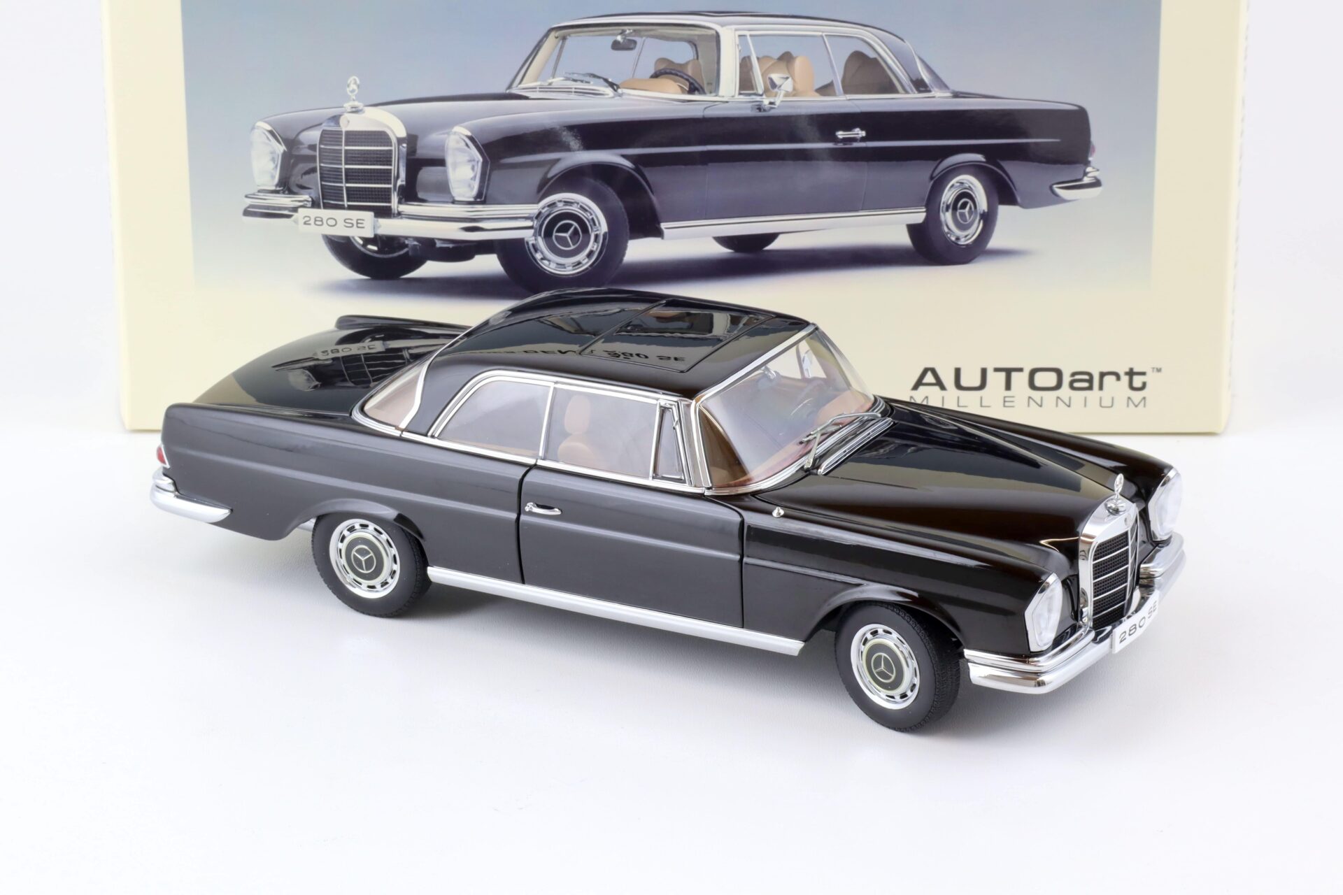 AUTOart 1/18 Mercedes-Benz 280 SE 希少モデル 1:18 AUTOart Mercedes 280 SE Coupe 1968 black – Premium-Modelcars