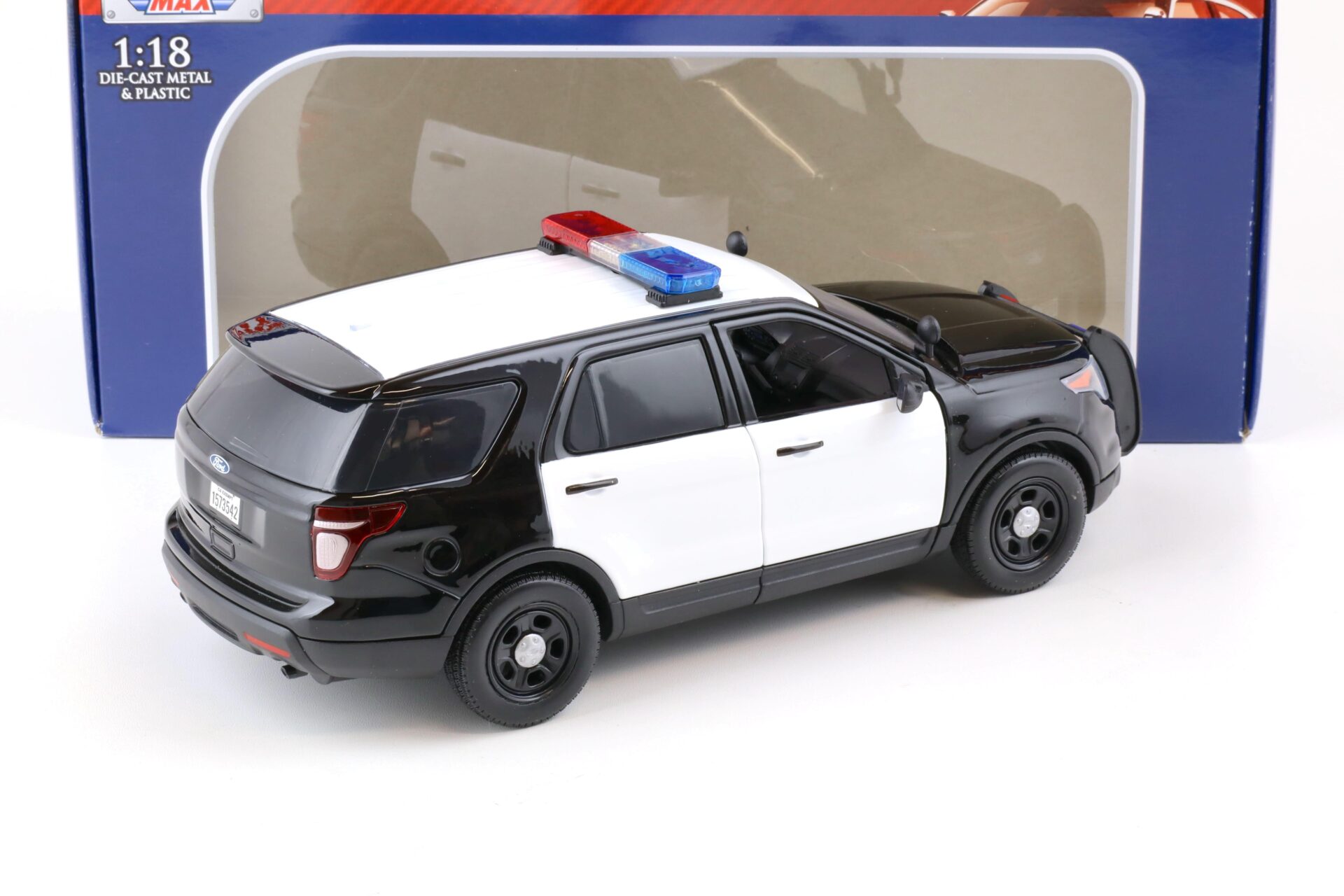 1:18 Motor Max 2015 Ford Intercopter Utility Law Enforcement white/ black