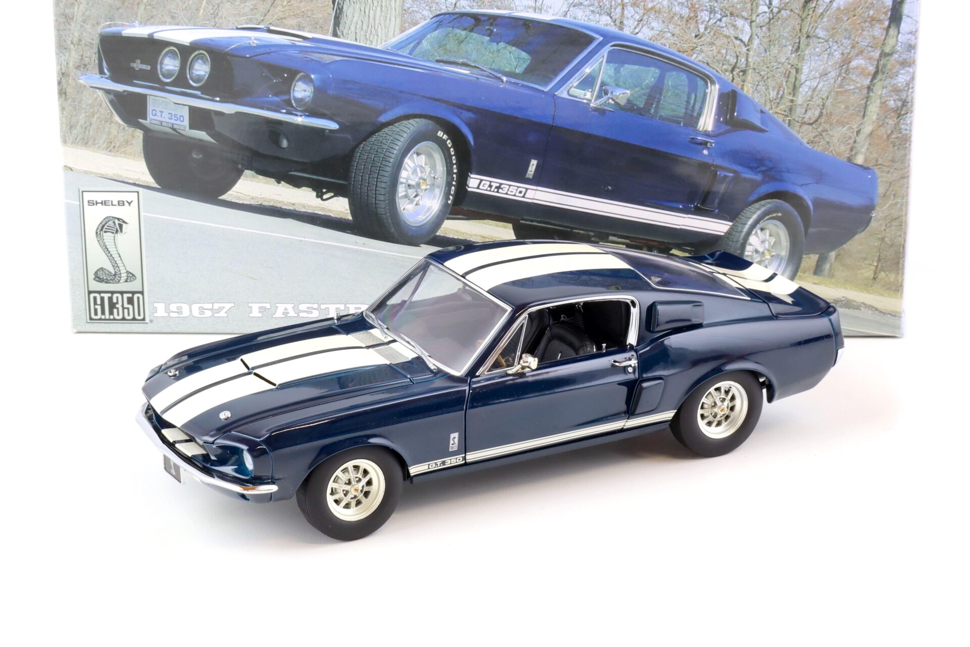 1:18 Exact Detail 1967 Ford Mustang Shelby GT350 Coupe blue/ white stripes