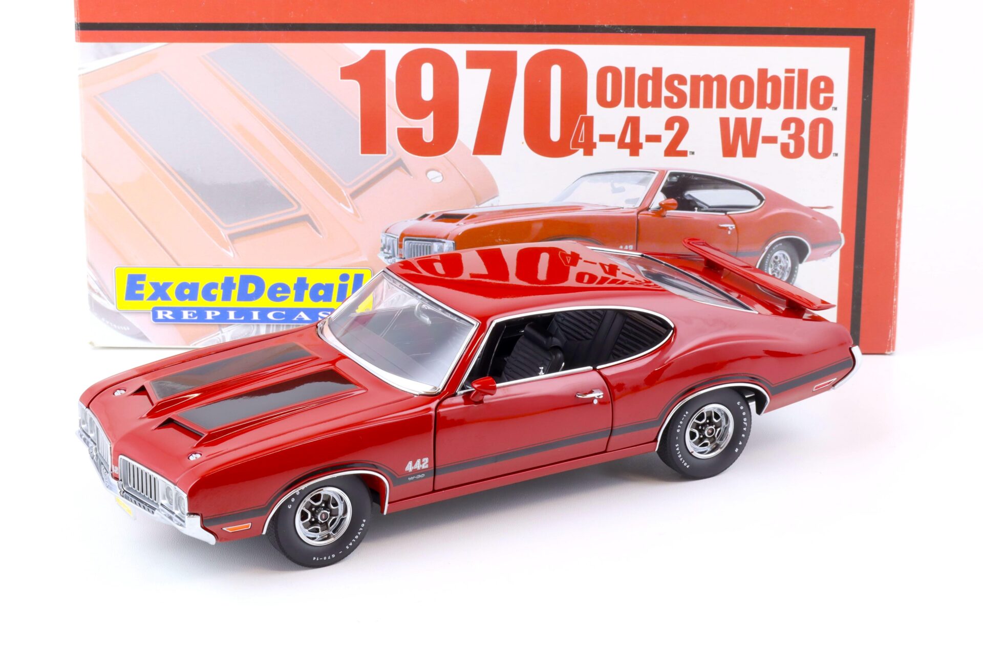 ID 76387 orig.jpg 1:18 Exact Detail 1970 Oldsmobile 442 W-30 Coupe red/ white
