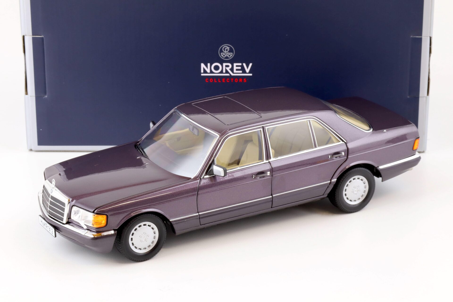 ID 76475 orig.jpg 1:18 Norev Mercedes 560 SEL W126 Limousine 1991 purple metallic/ bornit