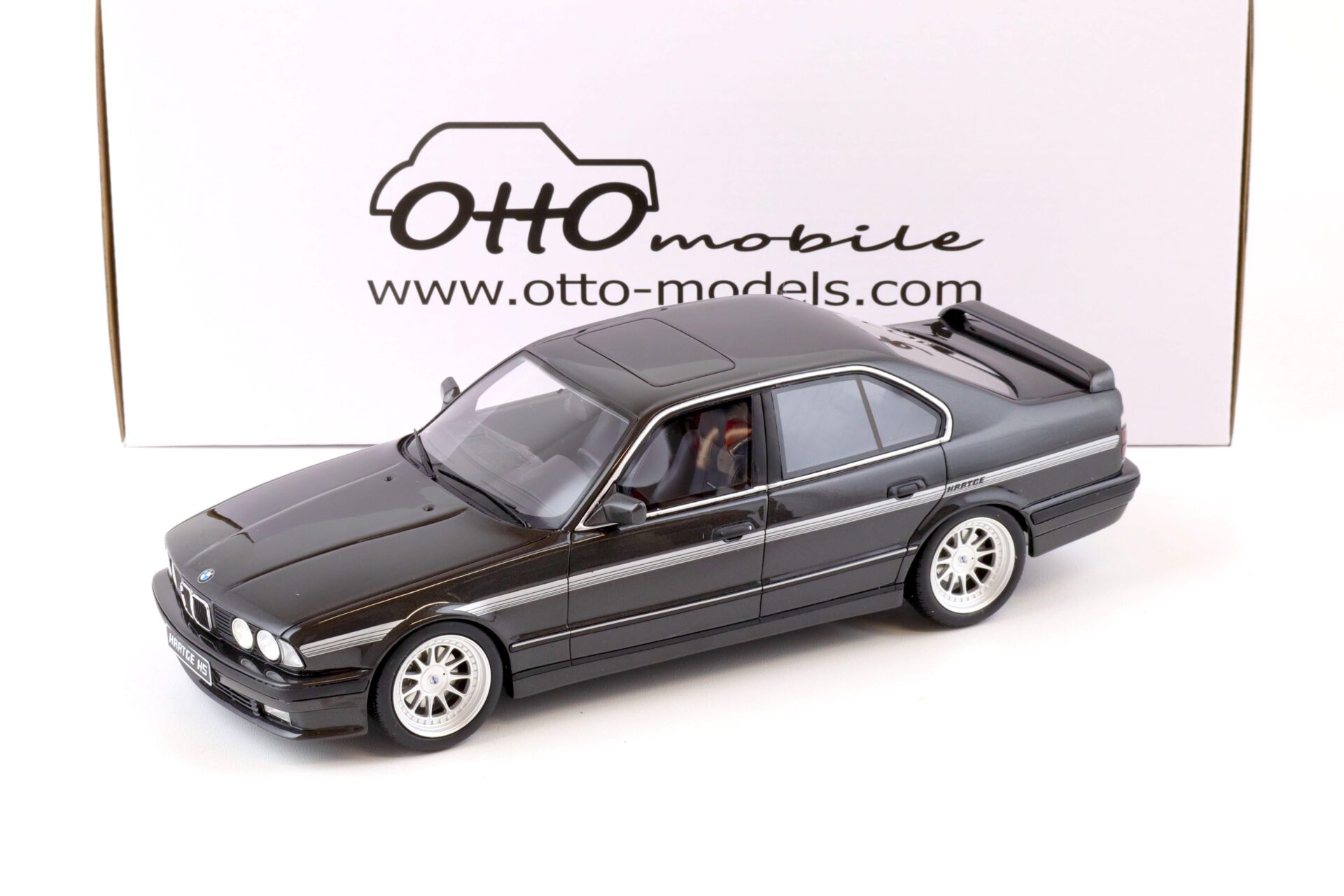 1:18 OTTO mobile OT362 BMW M5 Hartge H5 V12 E34 Sedan 1989 diamond black