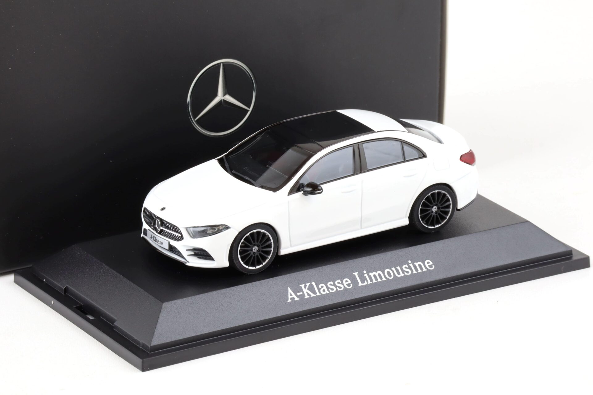 1:43 Herpa Mercedes A Class W177 polar white DEALER VERSION