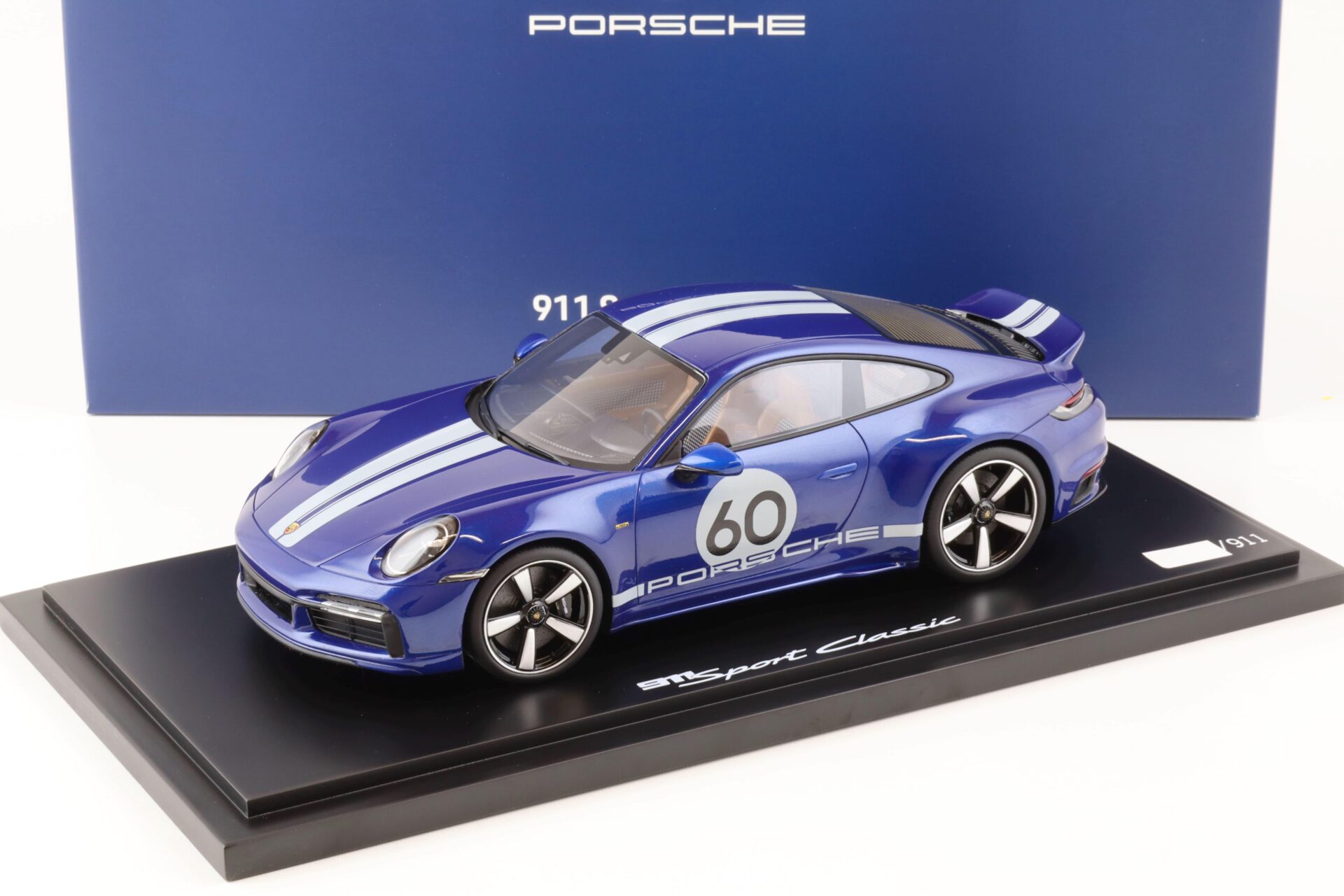 ID 77943 orig.jpg 1:18 Spark Porsche 911 (992) Sport Classic gentian blue metallic 2022 WAP DEALER