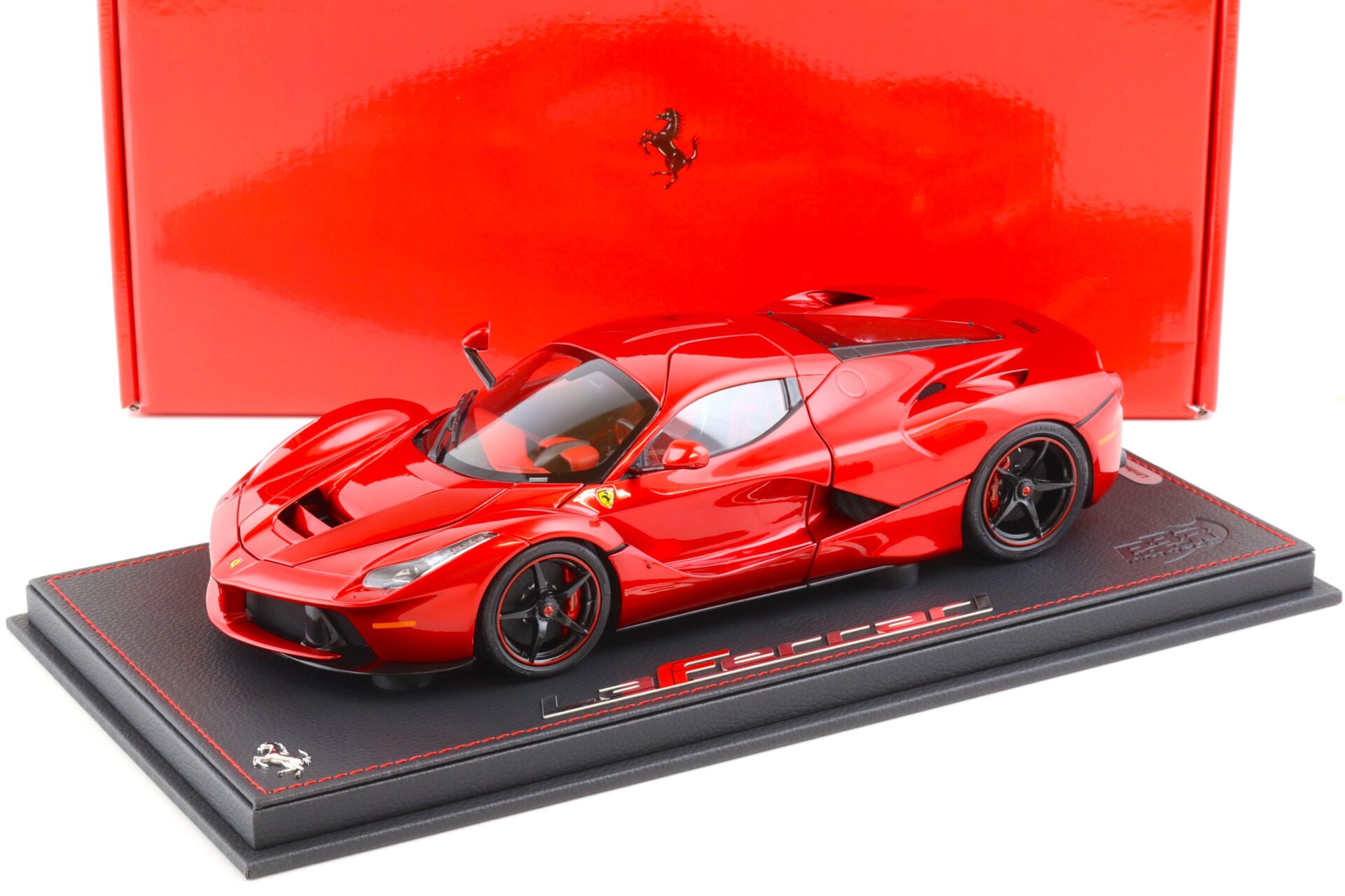 ID 77955 orig.jpg 1:18 BBR Ferrari LaFerrari One off for L.Hamilton Rosso Fuoco Diecast - Limited 200 pcs.