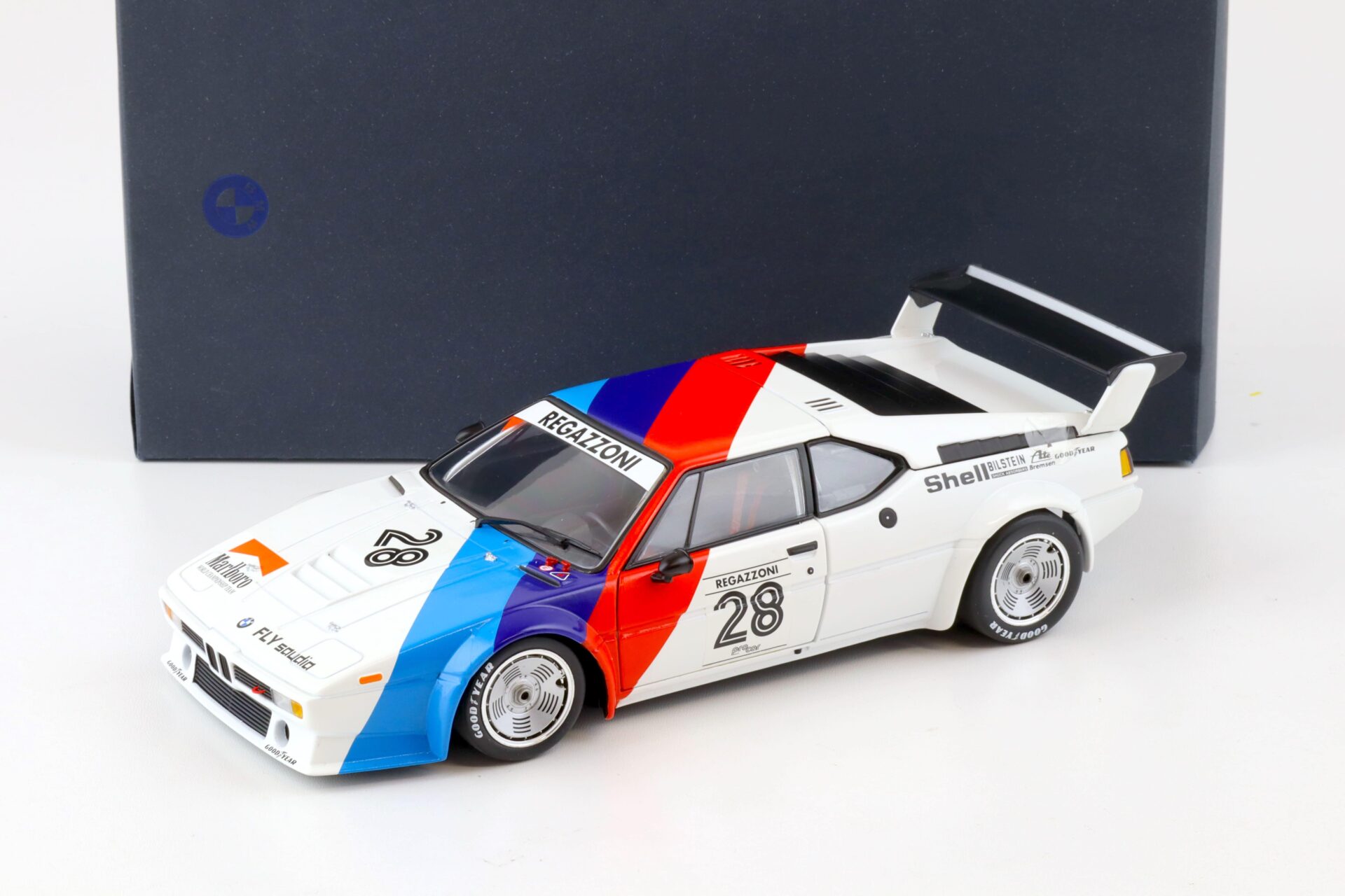 1:18 Minichamps BMW M1 Procar Clay Regazzoni #28 white/ blue/ red DEALER VERSION