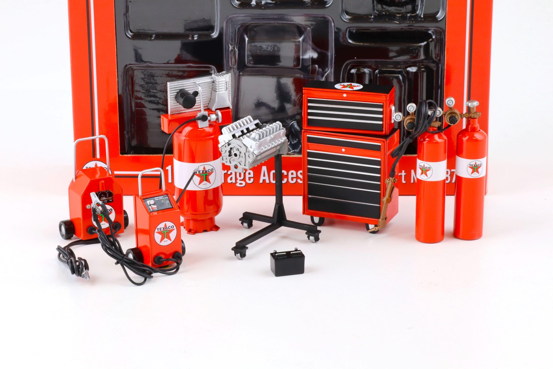 ID 79235 orig.jpg 1:18 GMP TEXACO SHOP Tool Set #1 Diorama Zubehör red 18870
