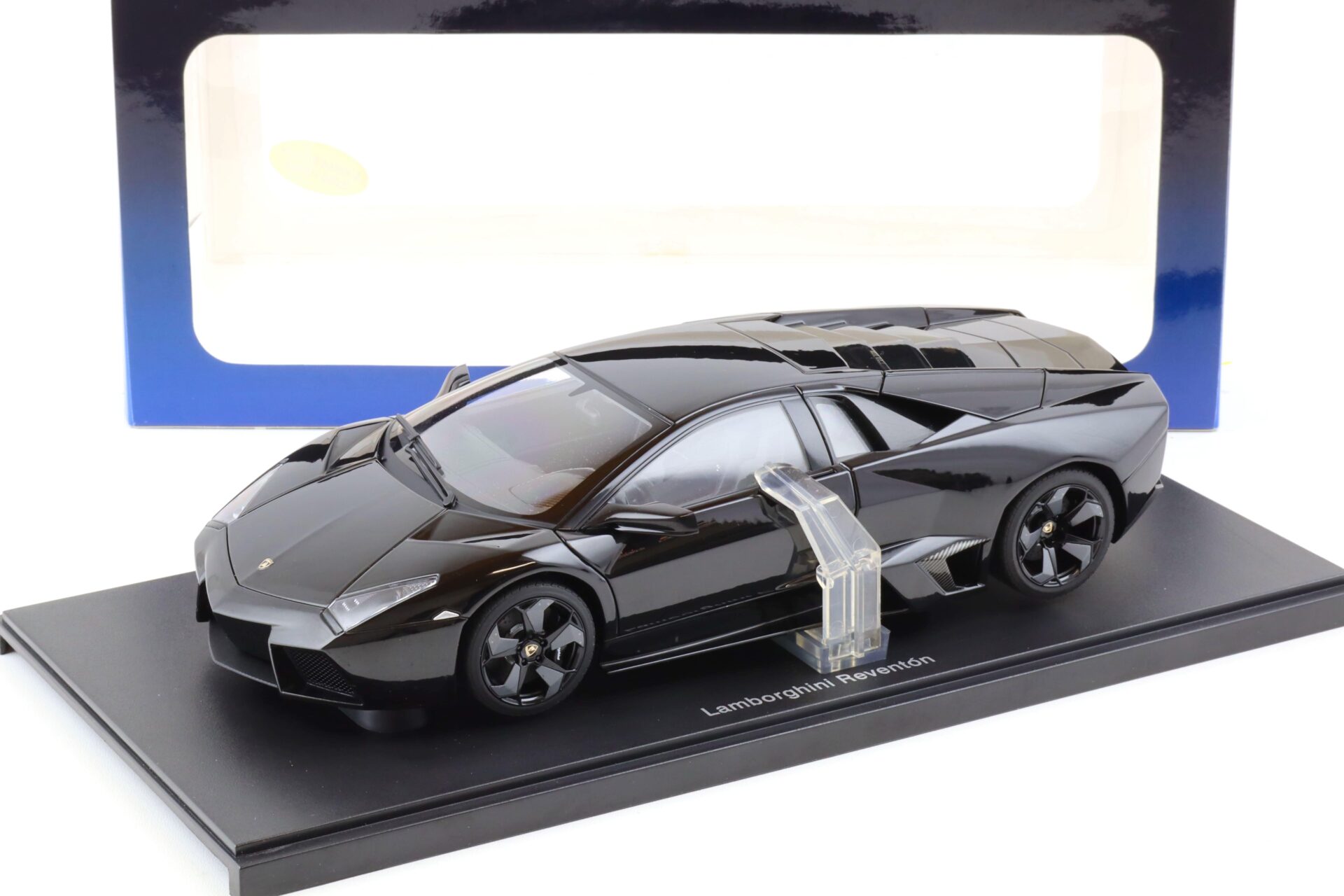 1:18 AUTOart Lamborghini Reventon black 74592 – Premium-Modelcars