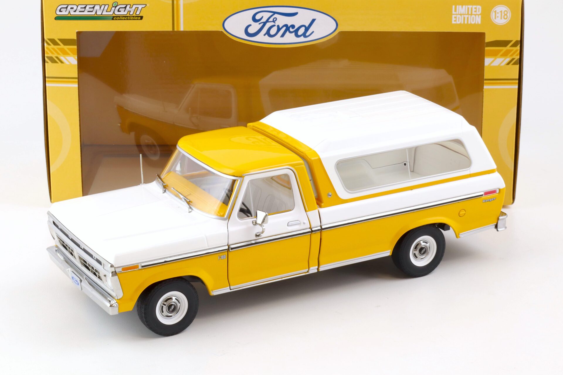 ID 80098 orig.jpg 1:18 Greenlight 1976 Ford F-100 Pick Up with removable Hardtop white/ yellow