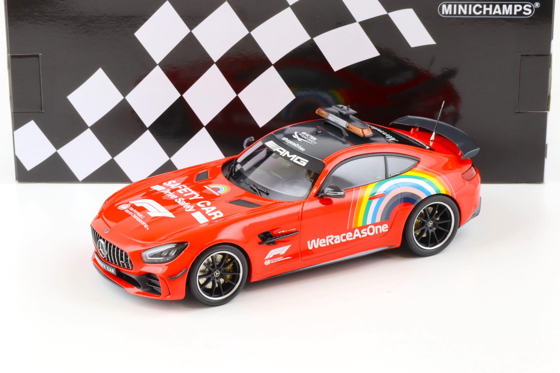 ID 80550 orig.jpg 1:18 Minichamps Mercedes AMG GT-R F1 Safety Car 2020 Mugello 1000 GP of Ferrari