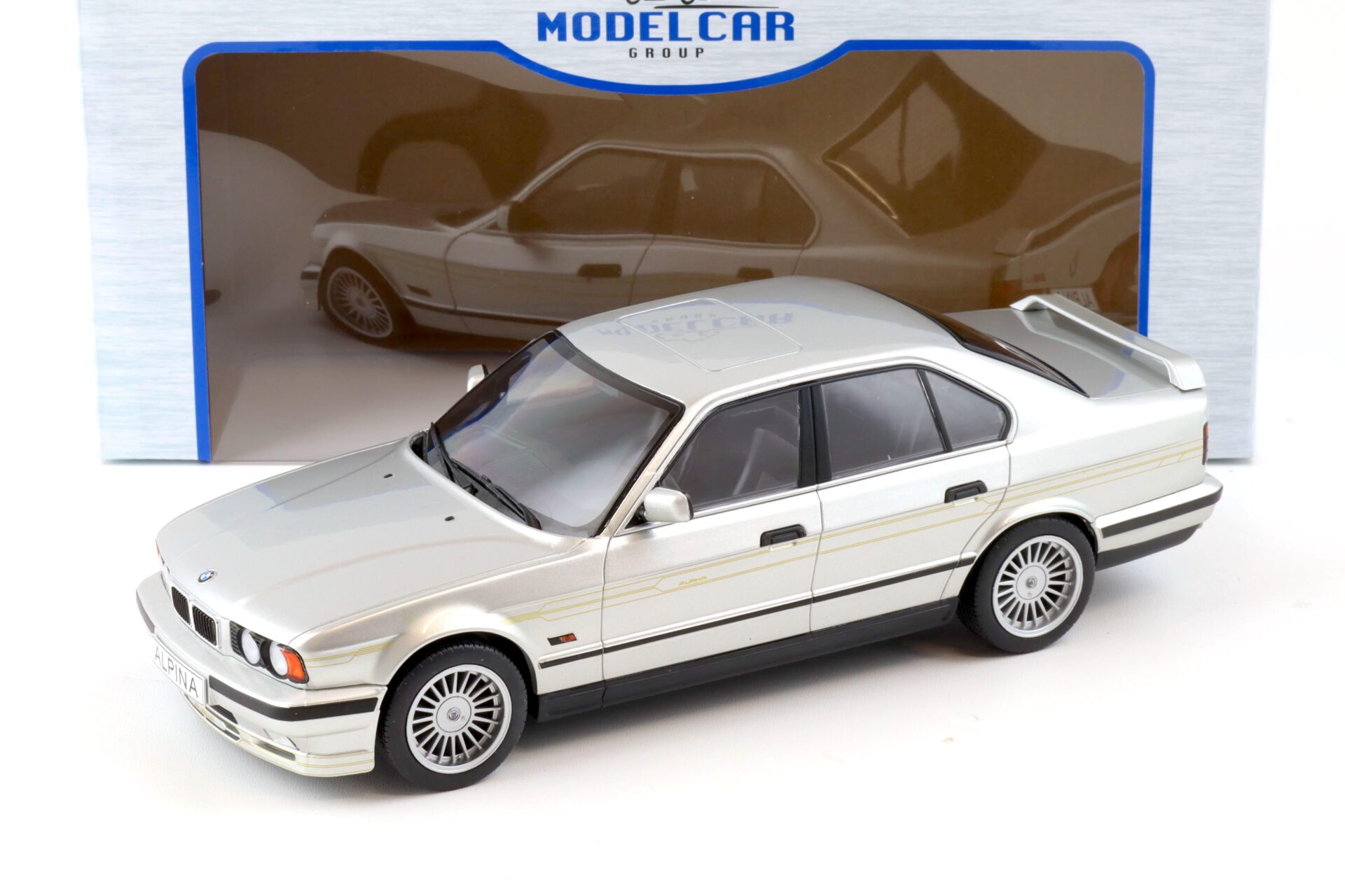 ID 80710 orig.jpg 1:18 MCG BMW 5-Series (E34) Alpina B10 4.6 Limousine silver