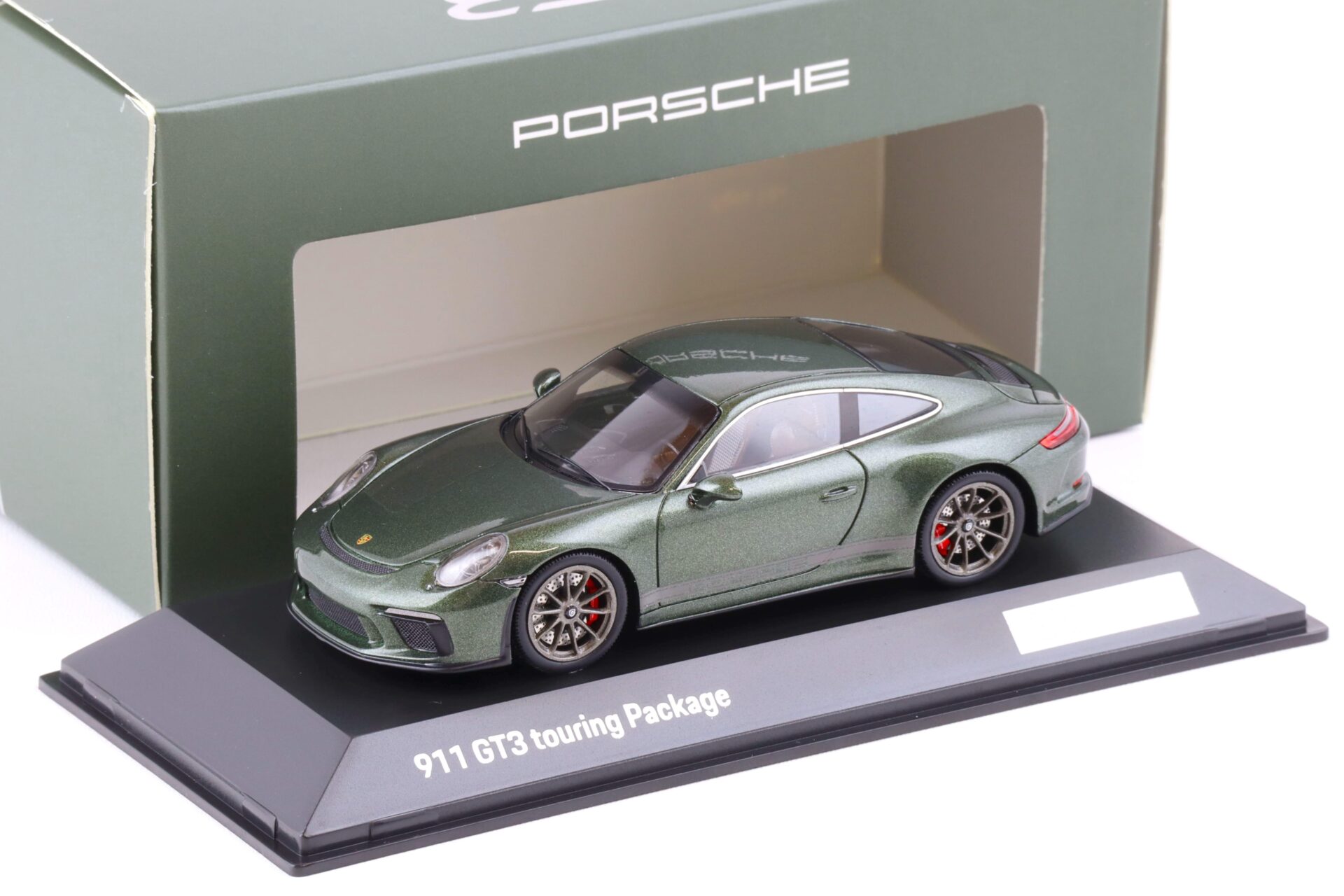 1:43 Spark Porsche 911 (991.II) GT3 Touring Package oak green WAX DEALER