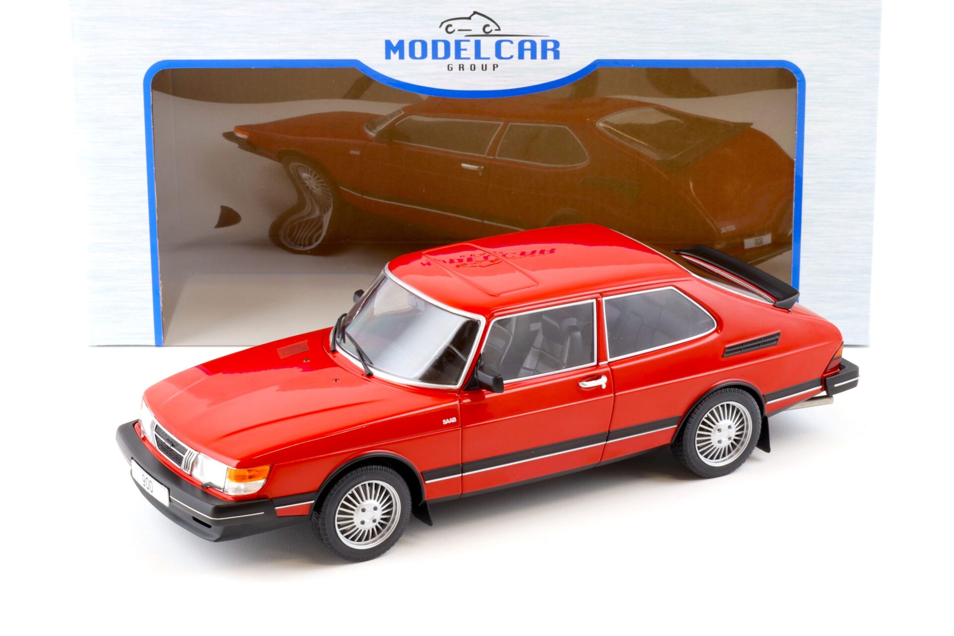 ID 80964 orig.jpg 1:18 MCG Saab 900 Turbo 3-doors red 1981