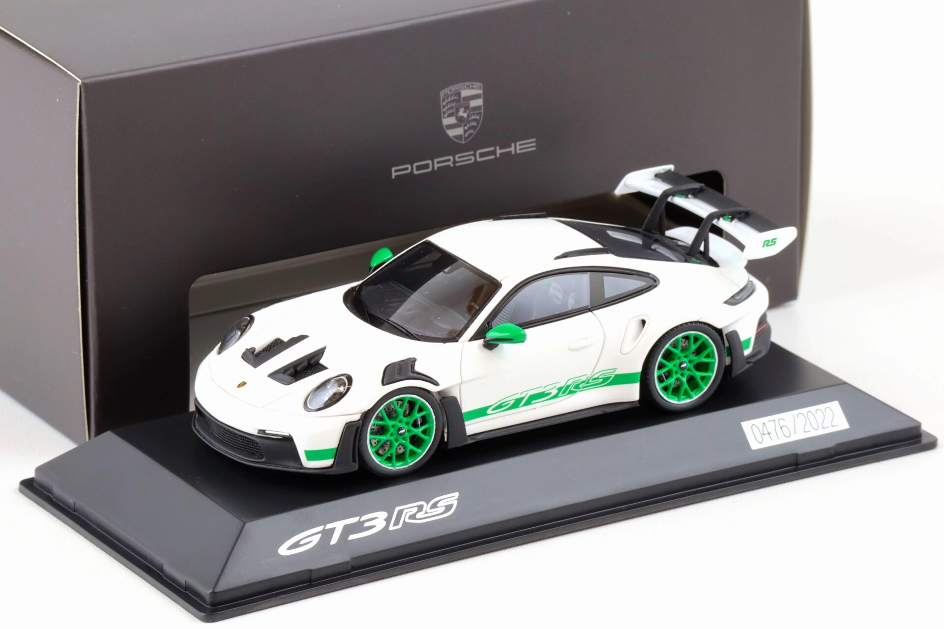 ID 80992 orig 1.jpg 1:43 Spark Porsche 911 (992) GT3 RS 2022 white/green Limited WAP DEALER