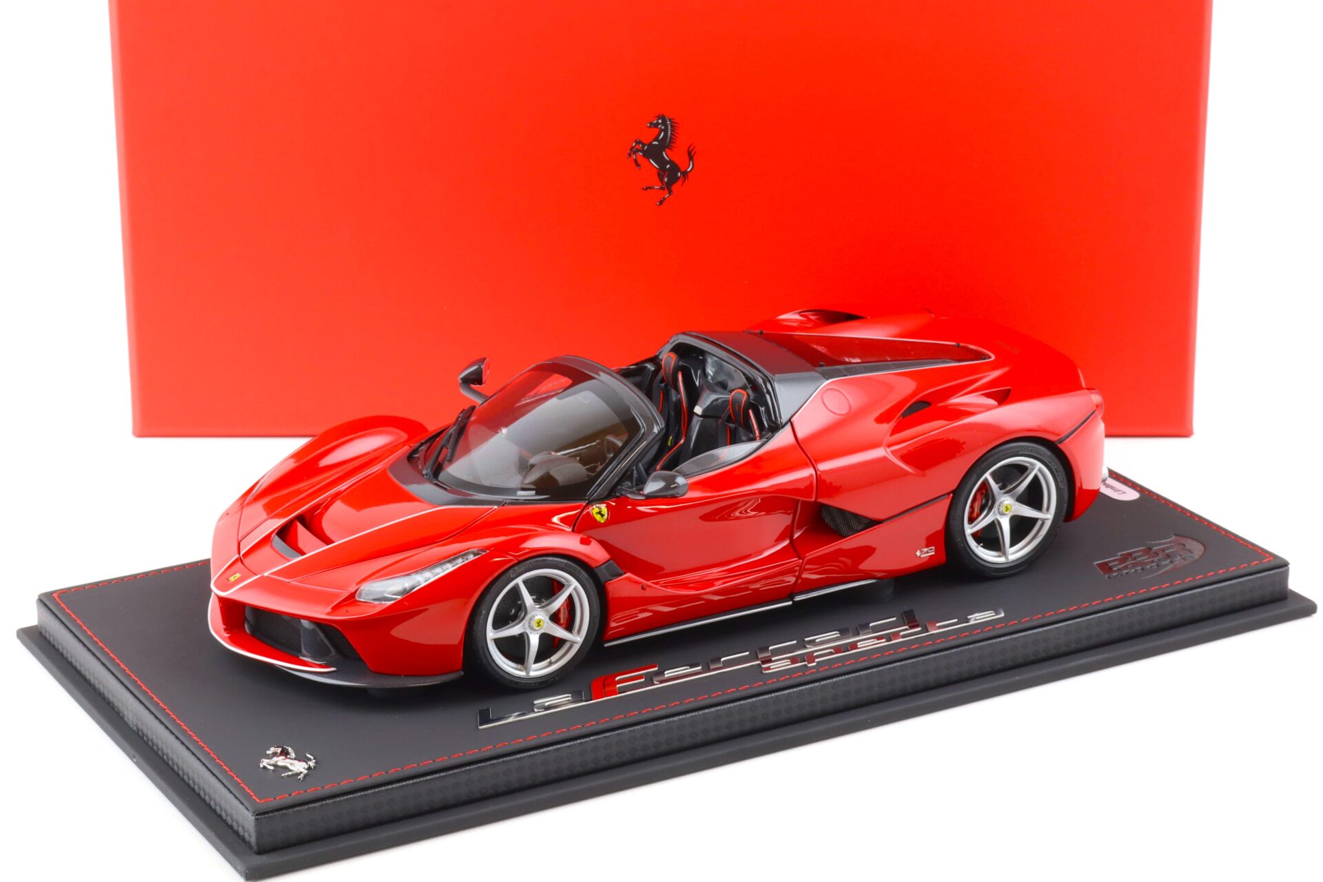 1:18 BBR Ferrari LaFerrari Aperta Rosso Corsa 322 red with display - Limited 349 pcs.
