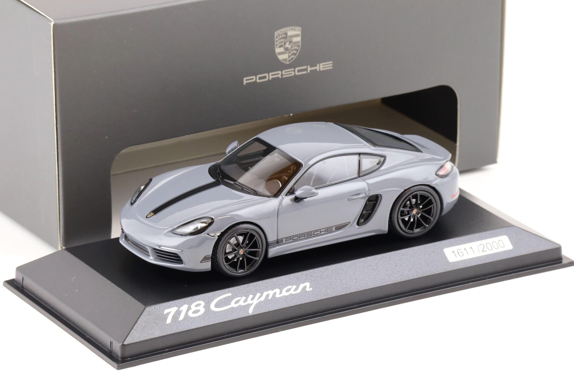 ID 81757 orig.jpg 1:43 Minichamps Porsche 718 Cayman Style Edition Arctic grey WAP DEALER