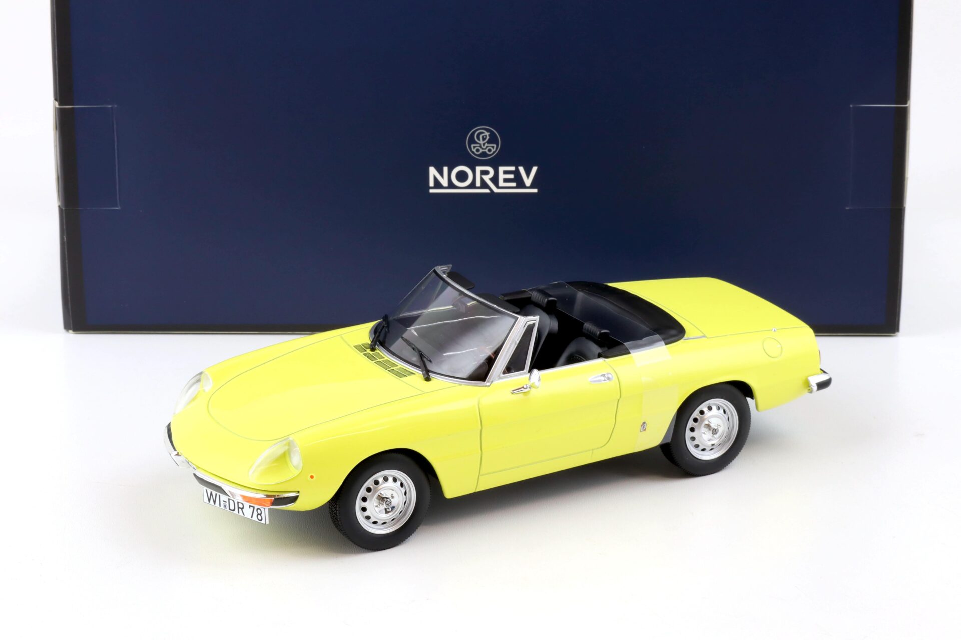 ID 82108 orig.jpg 1:18 Norev Alfa Romeo 2000 Spider 1978 yellow - Limited 300 pcs.