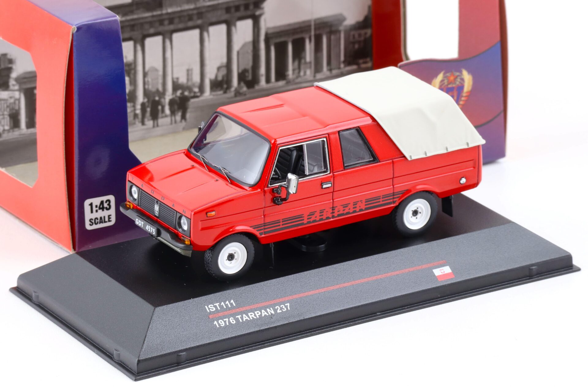 ID 82232 orig 1.jpg 1:43 IST Models Tarpan 237 red 1976
