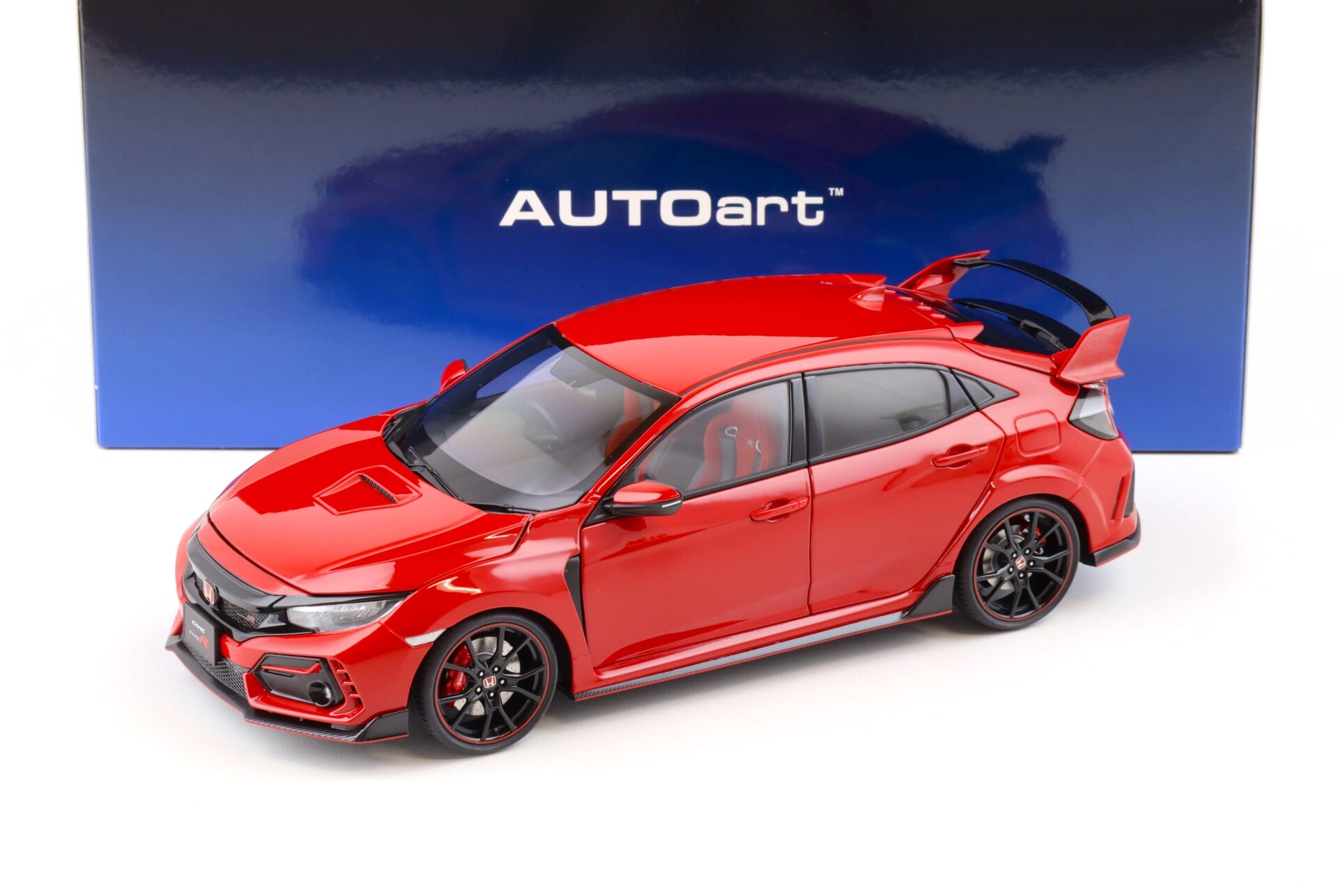 1:18 AUTOart Honda Civic Type R (FK8) 2021 Flame red 73223