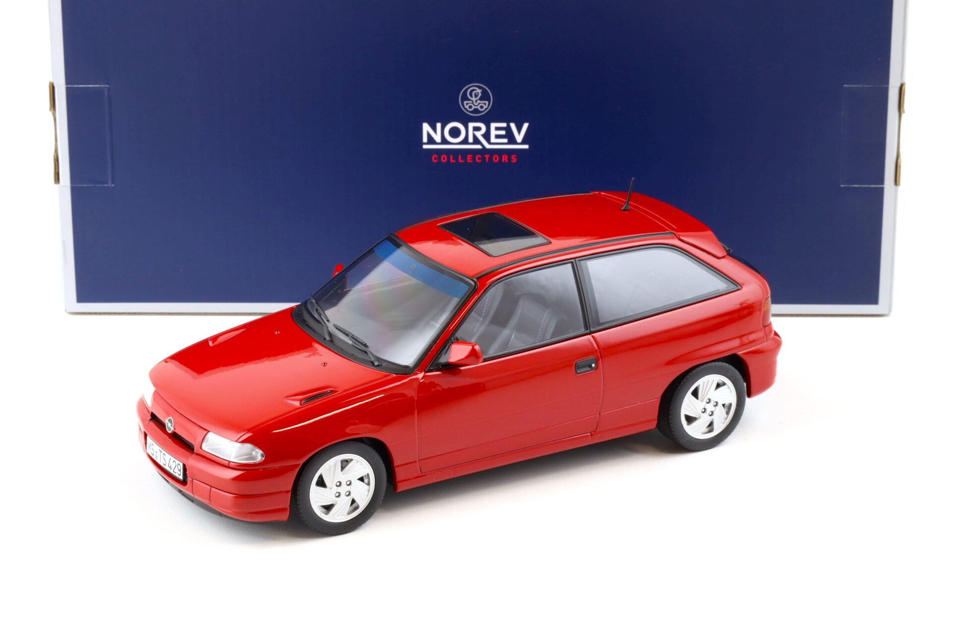 ID 82549 orig.jpg 1:18 Norev Opel Astra F GSi 1992 red 183672