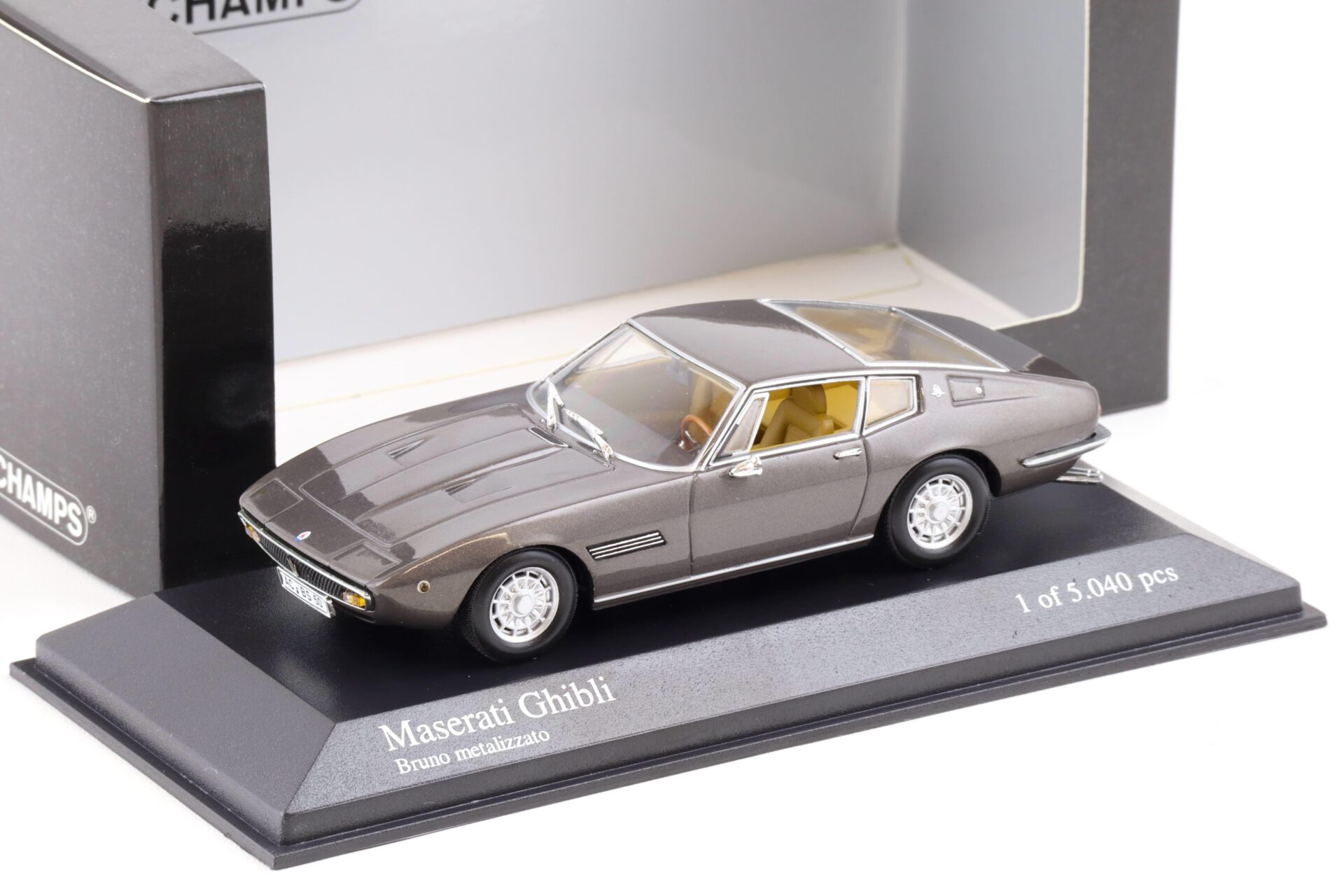 ID 83046 orig.jpg 1:43 Minichamps Maserati Ghibli Coupe 1969 Bruno metallizzato brown metallic