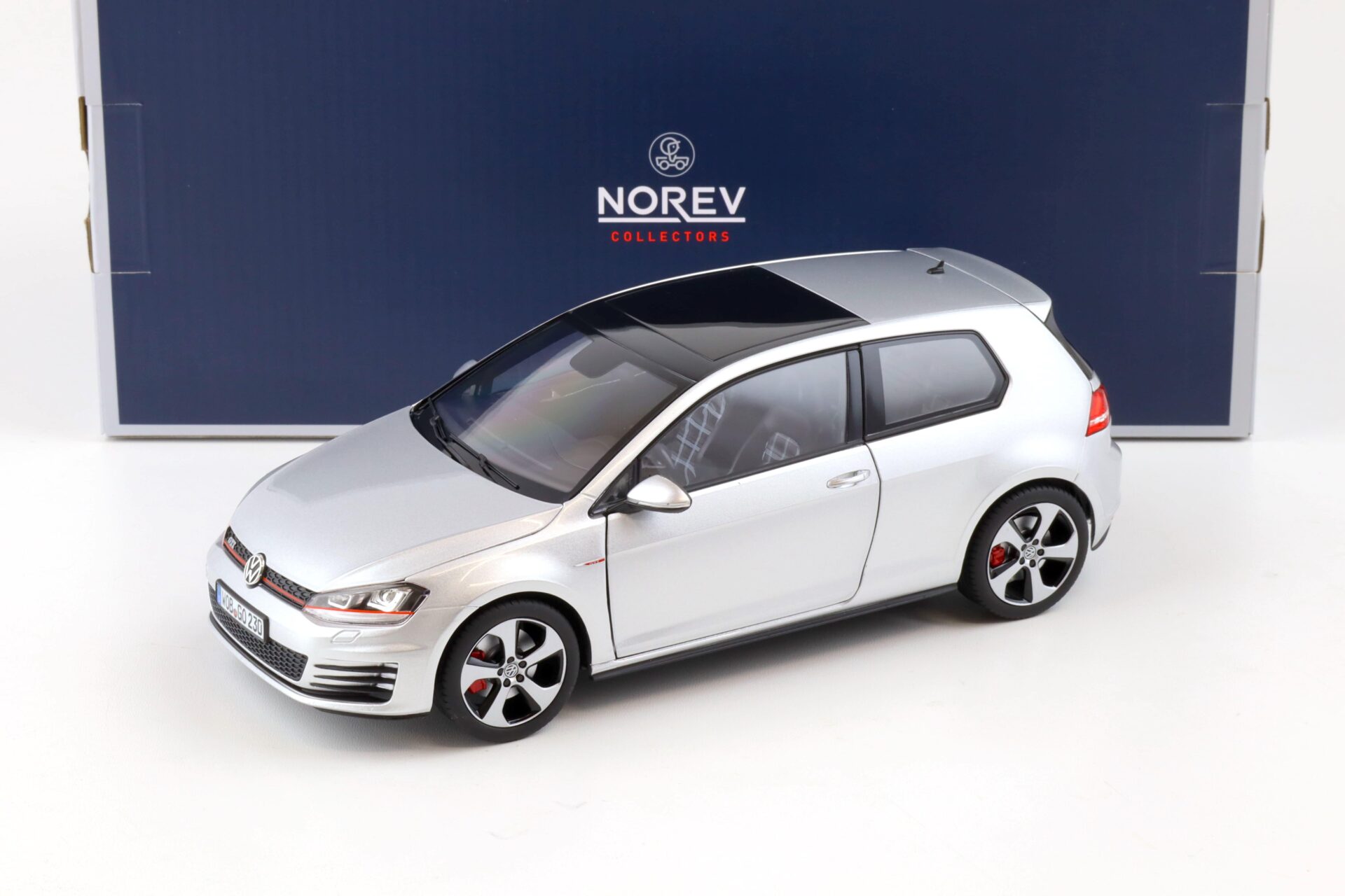 ID 83221 orig.jpg 1:18 Norev VW Golf VII 7 GTI 2013 Reflex silver