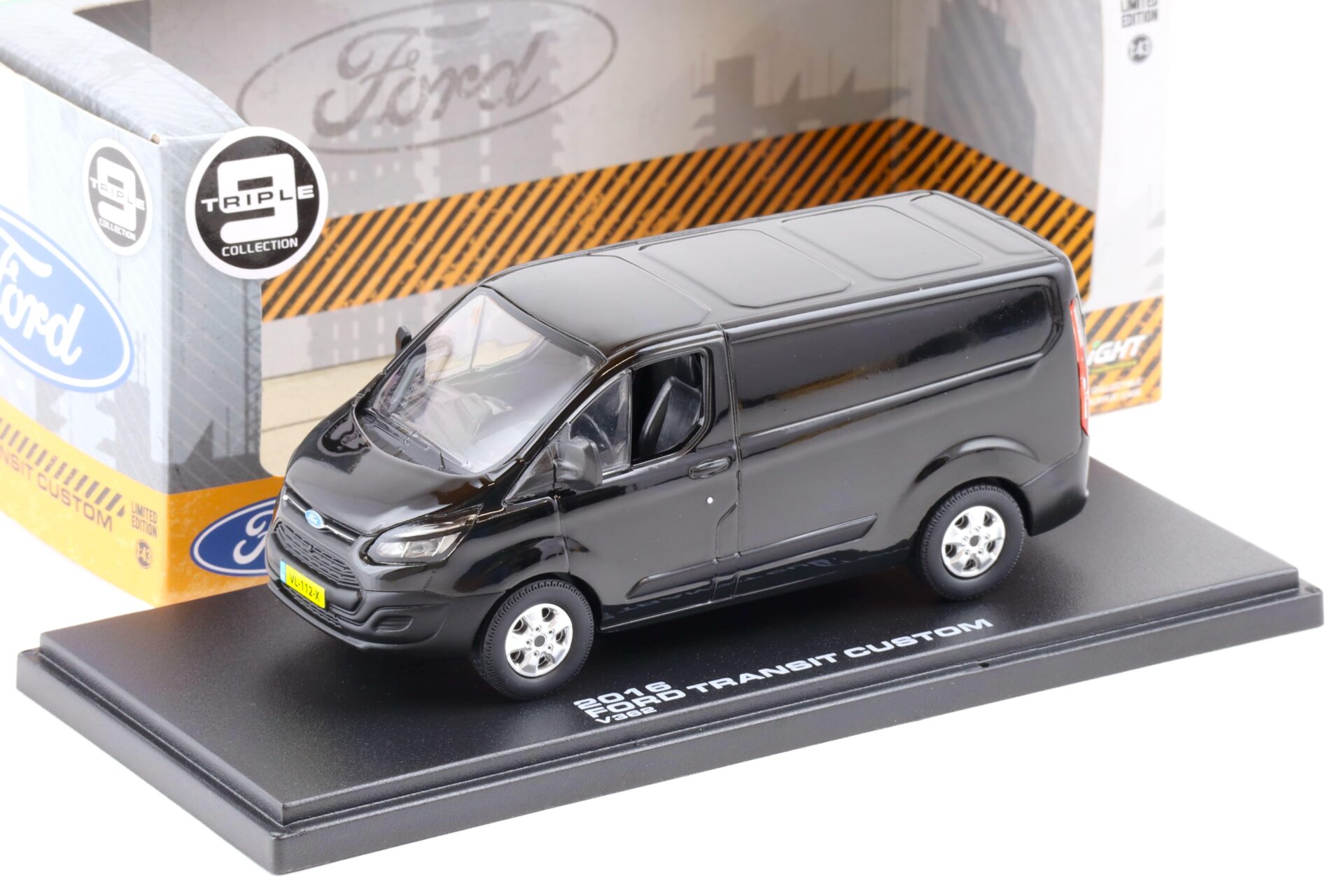 ID 83304 orig.jpg 1:43 Greenlight 2016 Ford Transit Custom V362 VAN Kasten shadow black
