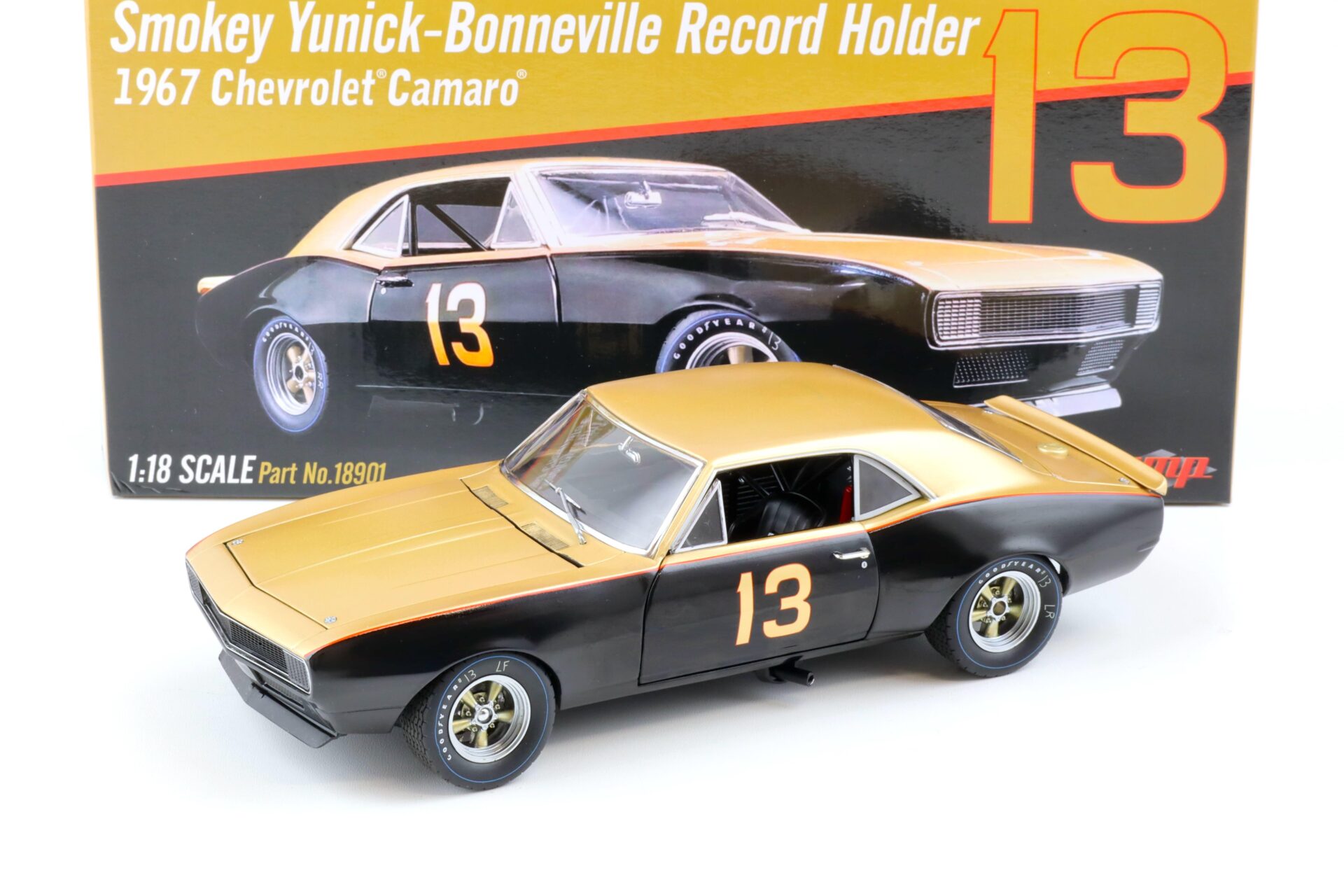 ID 83324 orig.jpg 1:18 GMP Chevrolet Camaro 1967 Bonneville Record #13 Smokey Yunick black/ gold