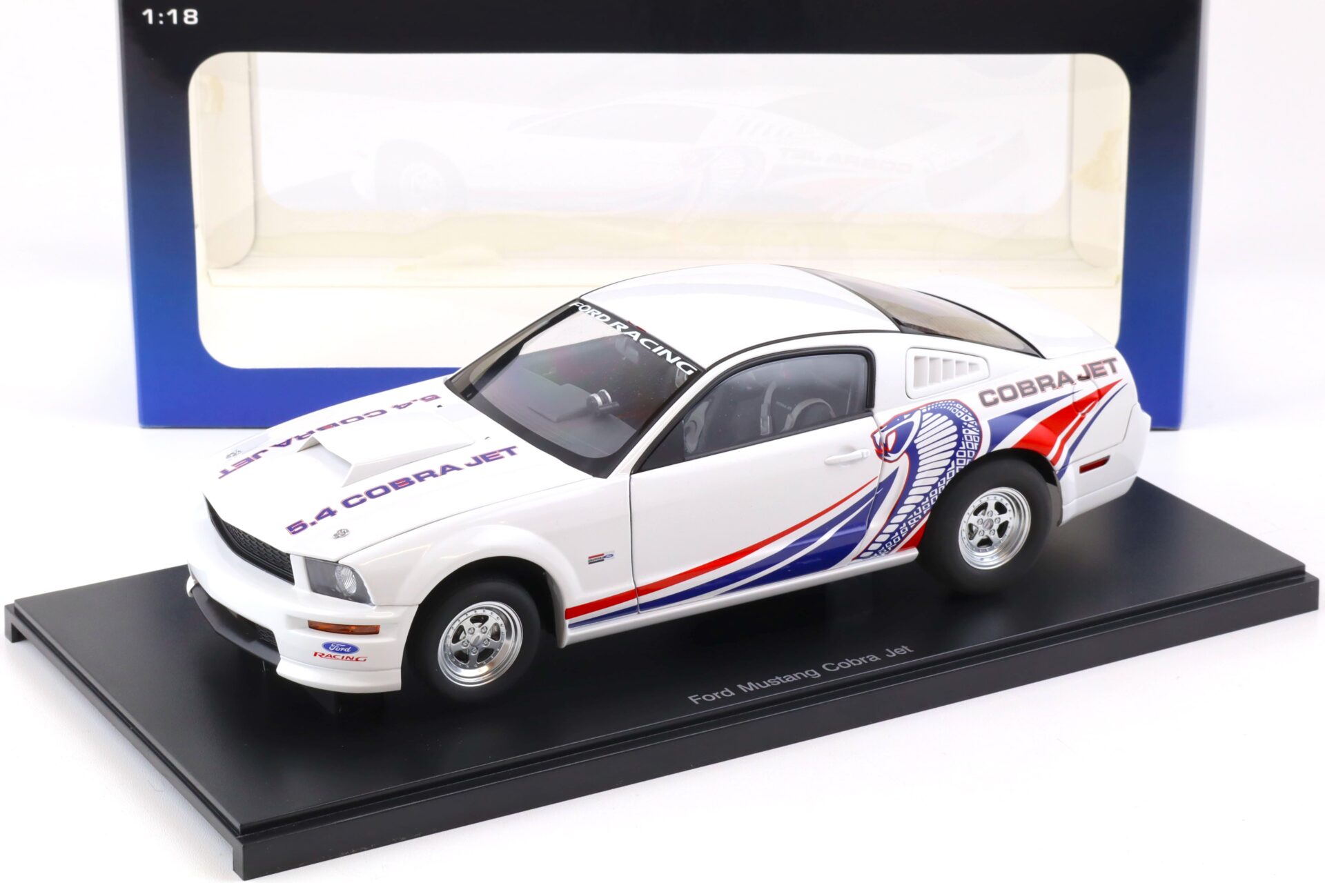 1:18 AUTOart Ford Mustang Cobra Jet 2009 white 72921