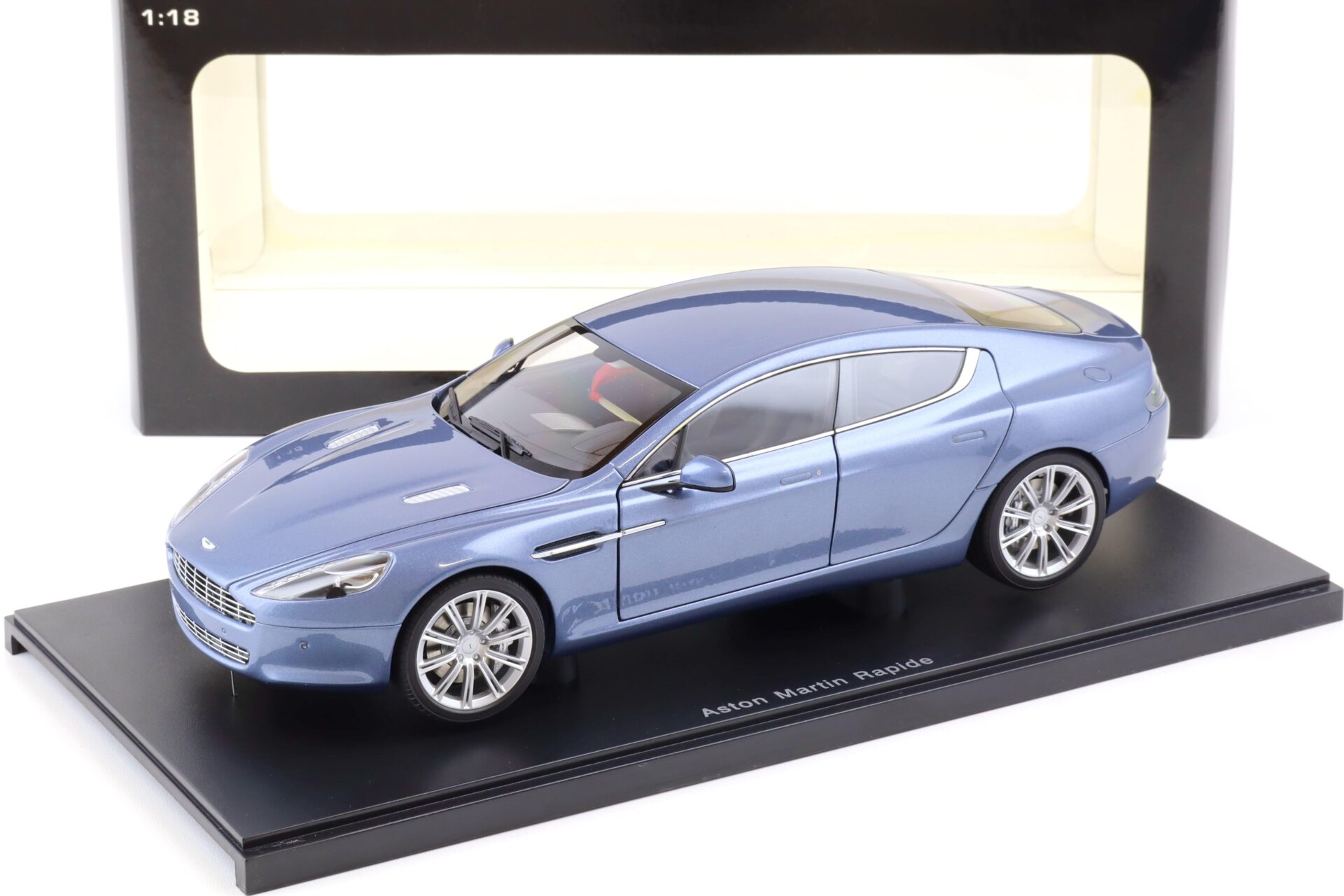 ID 84036 orig.jpg 1:18 AUTOart Aston Martin Rapide 2010 Concours blue metallic