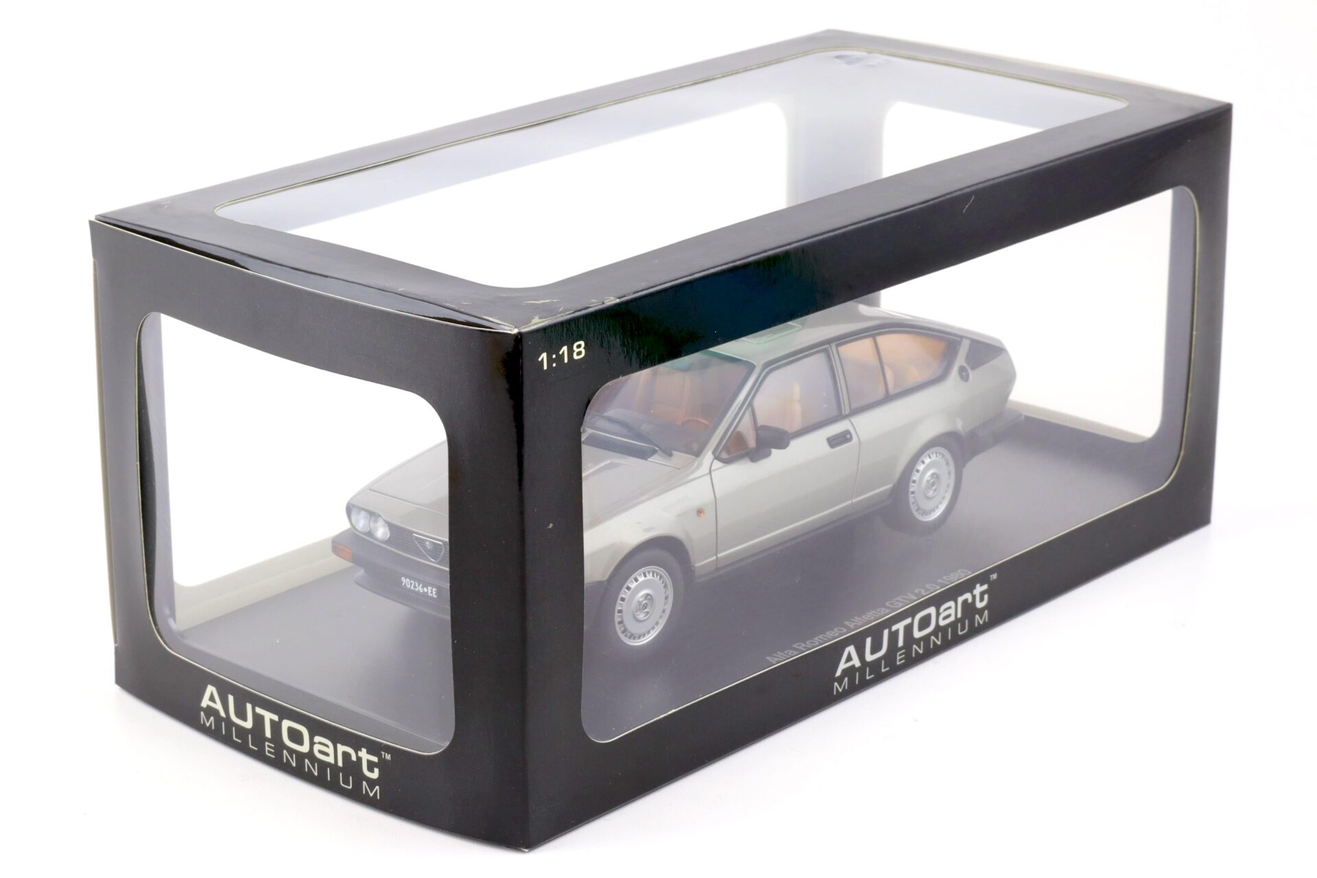 1:18 AUTOart Alfa Romeo Alfetta GTV 2.0 - 1980 silver grey 70147