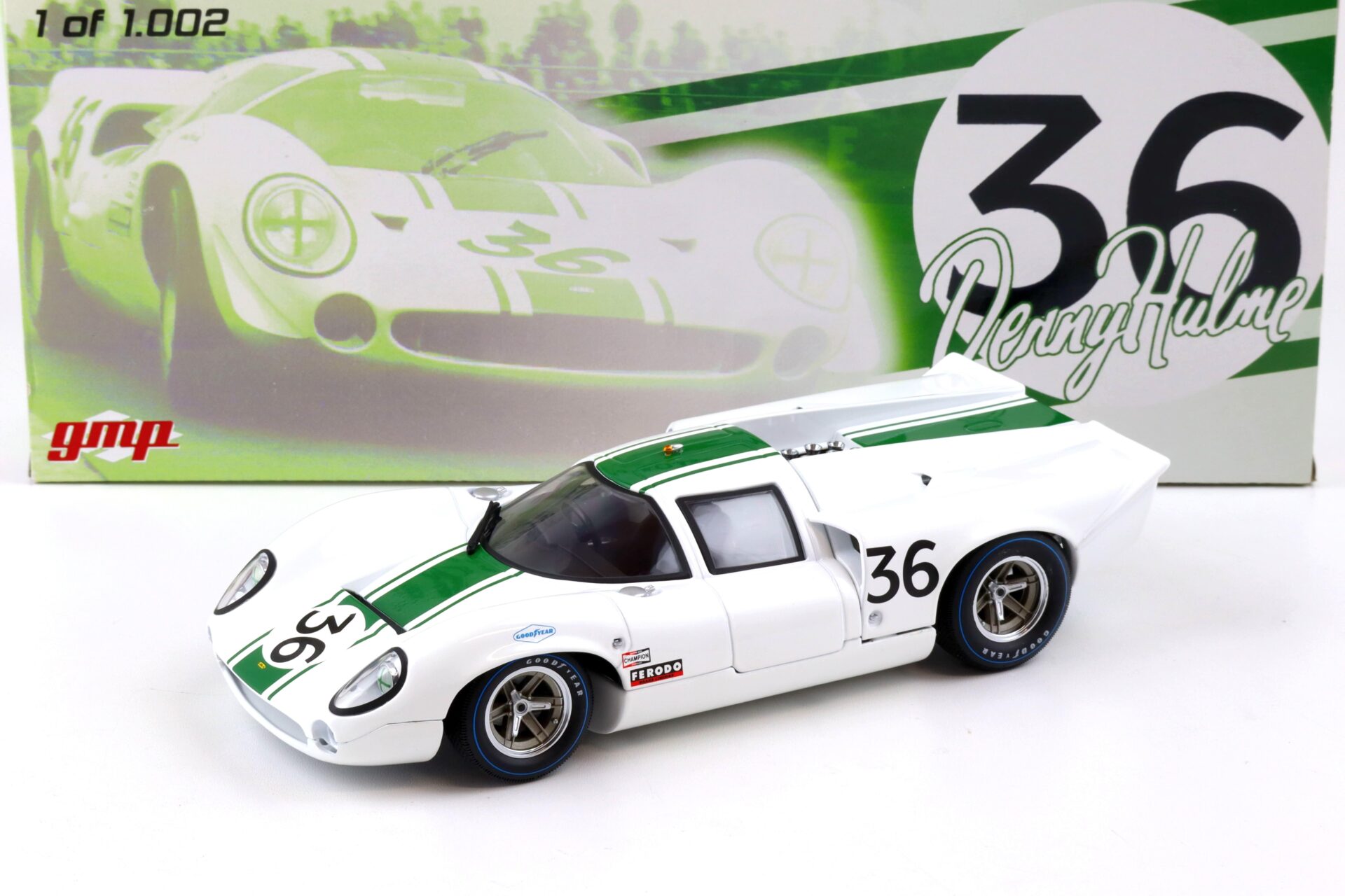 ID 84236 orig.jpg 1:18 GMP Lola T70C Denny Hulme #36 white/ green stripe G1801512