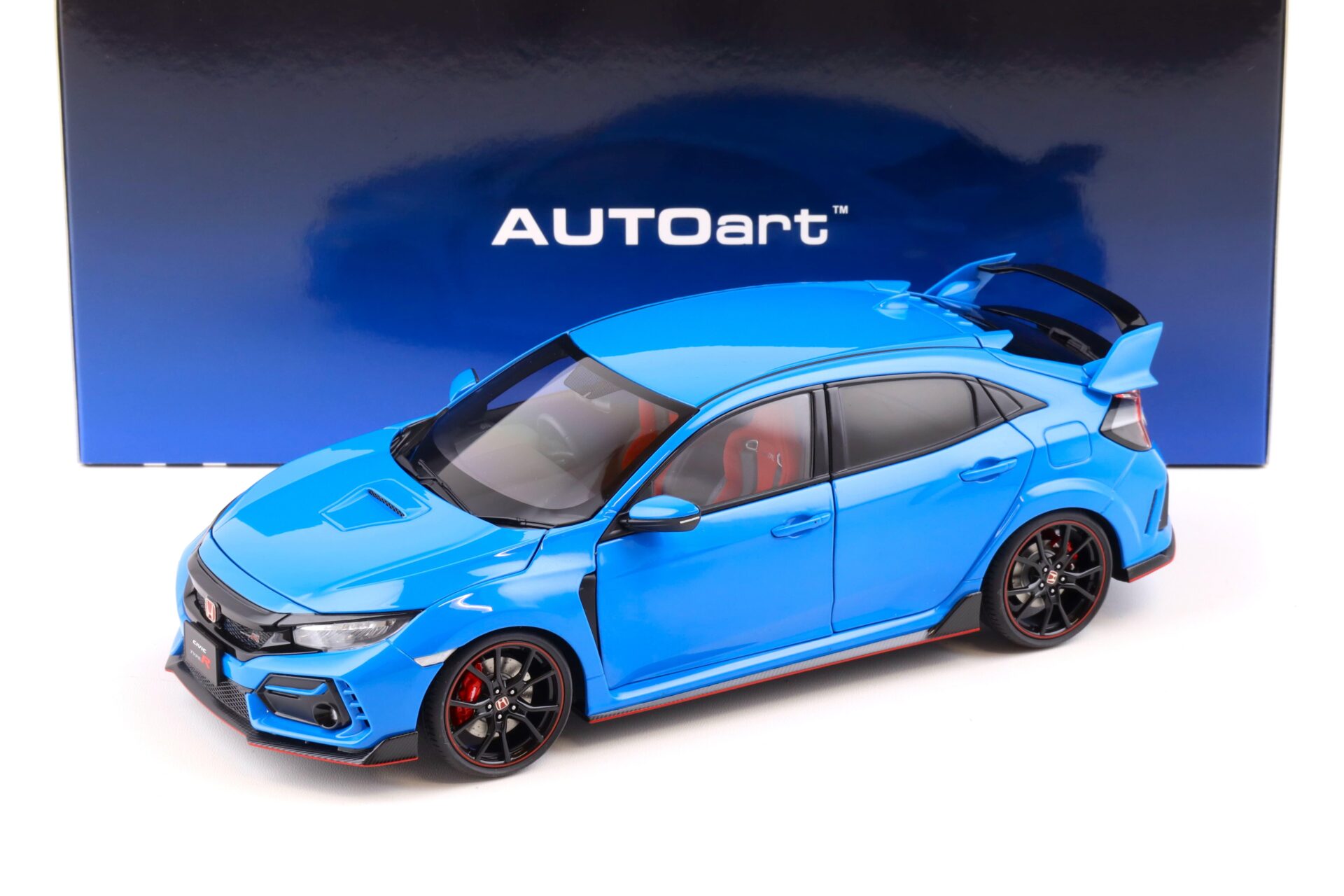ID 84323 orig.jpg 1:18 AUTOart Honda Civic Type R (FK8) 2021 Racing blue pearl 73224