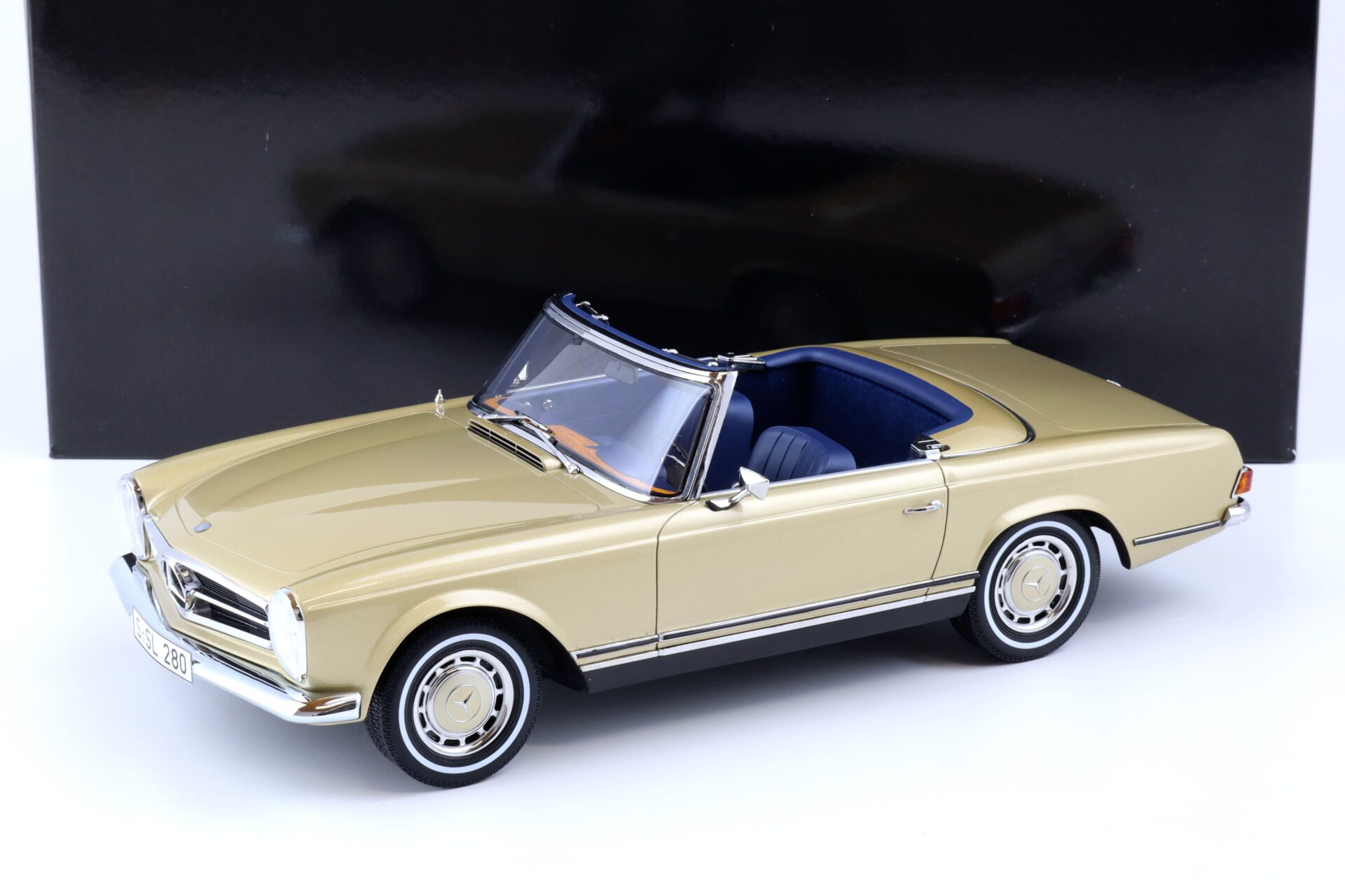 ID 84478 orig.jpg 1:12 Premium ClassiXXs Mercedes 280 SL (W113) Pagode gold metallic