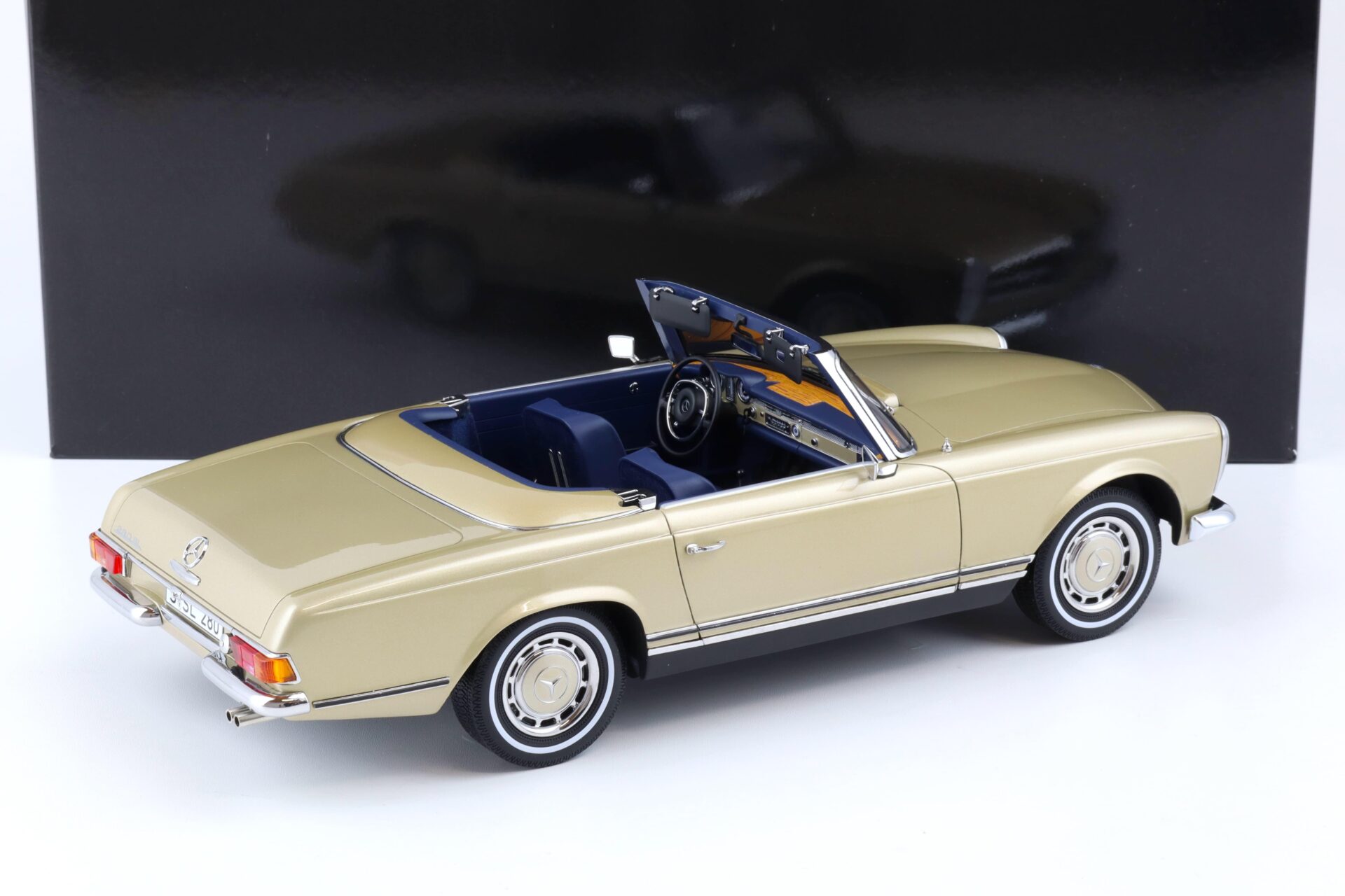 1:12 Premium ClassiXXs Mercedes 280 SL (W113) Pagode gold metallic