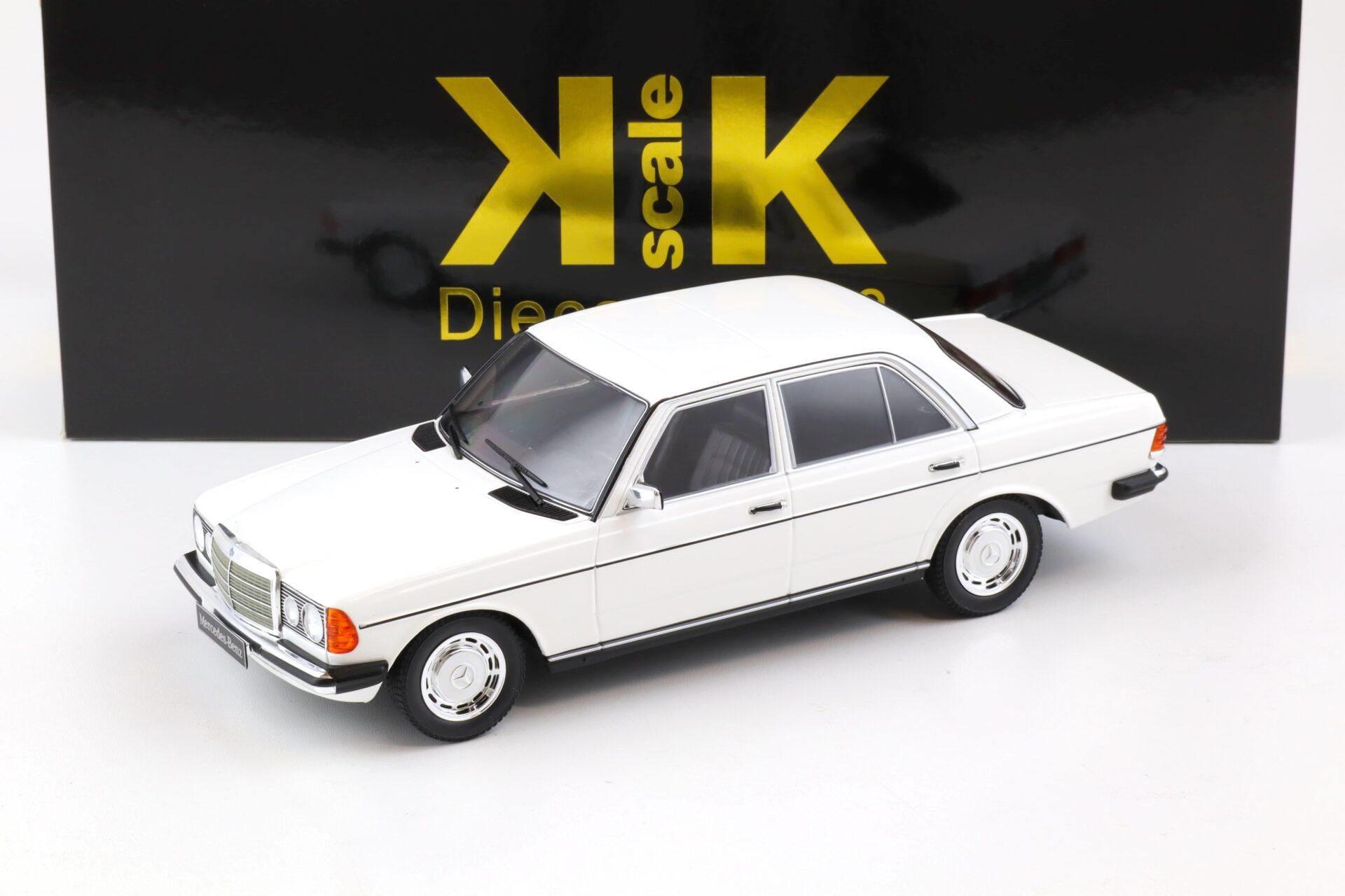 ID 84625 orig.jpg 1:18 KK-Scale Mercedes 230E W123 Limousine white 1975