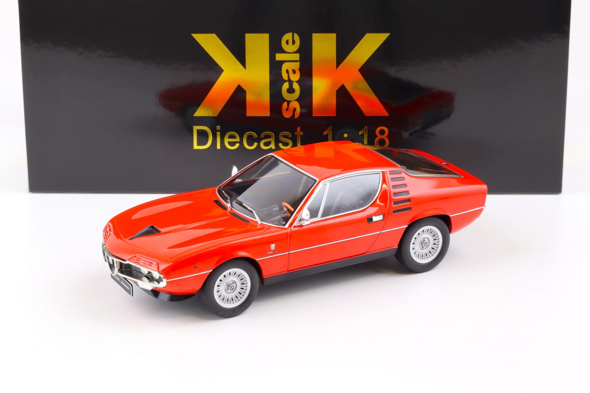 ID 84654 orig.jpg 1:18 KK-Scale Alfa Romeo Montreal red 1970