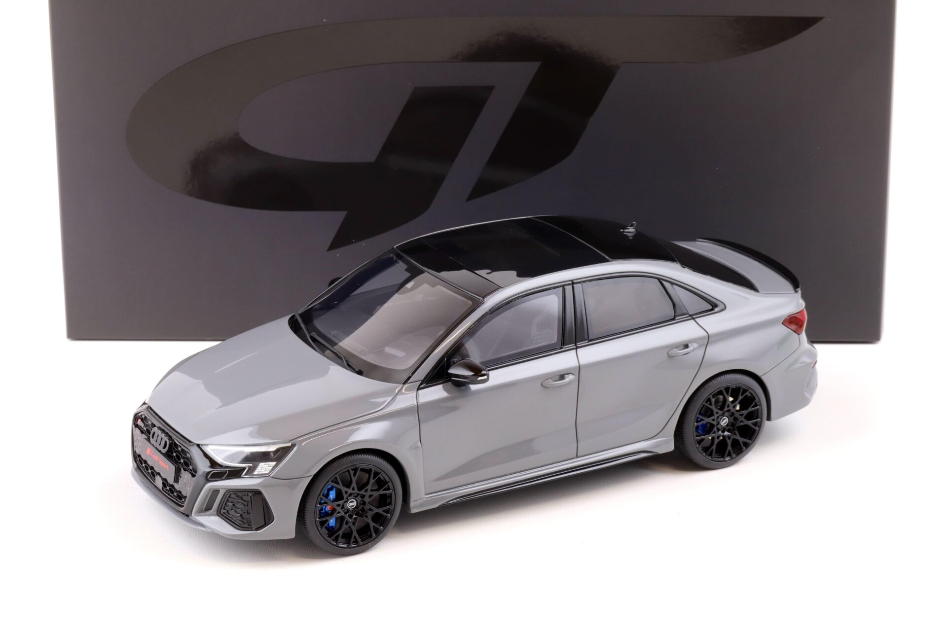 ID 84707 orig.jpg 1:18 GT Spirit GT885 Audi RS3 Sedan Performance Edition Nardo grey 2022